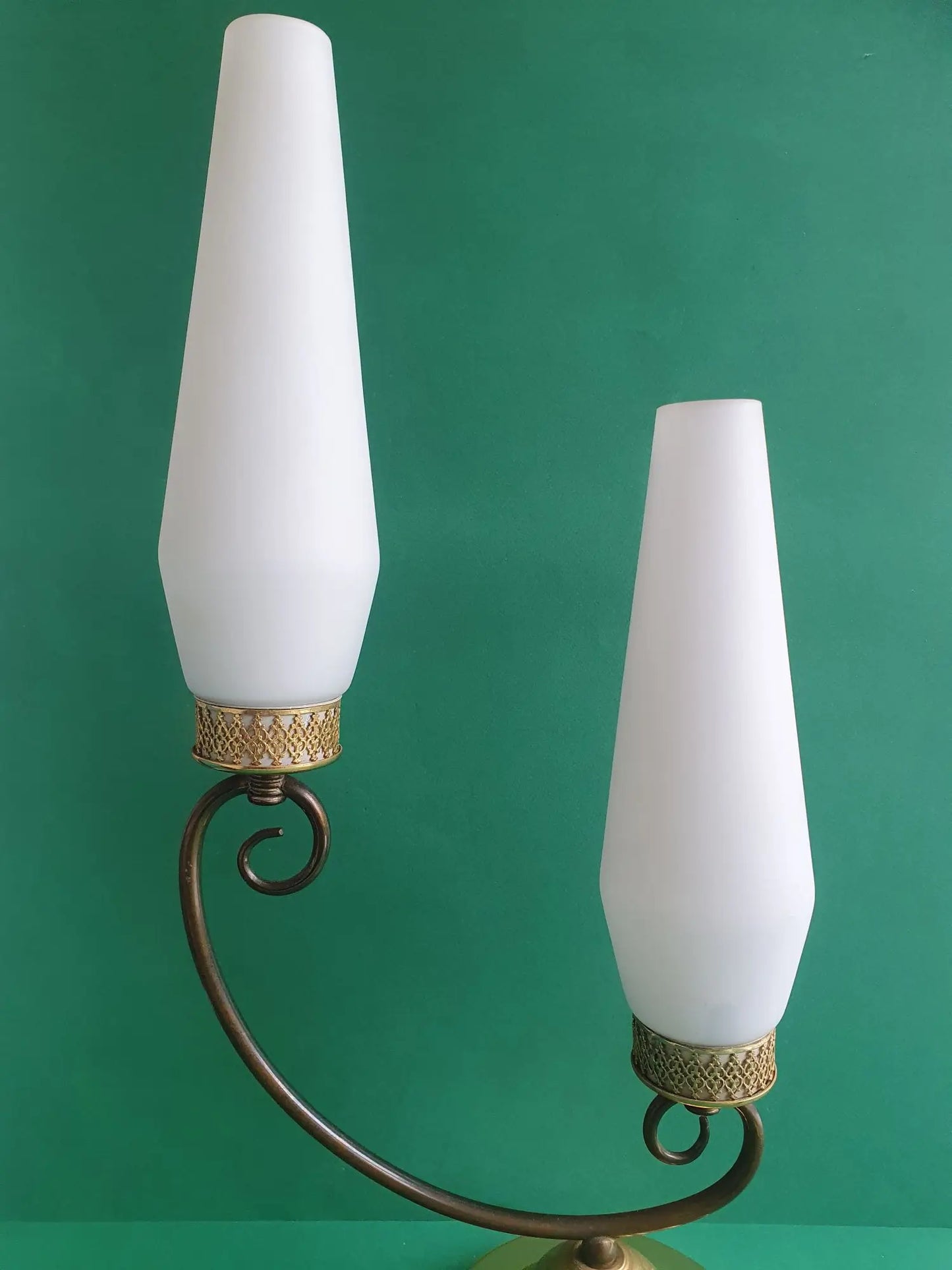 Lampe-table-poser-grande-double-eclairage-opaline-vintage-globes