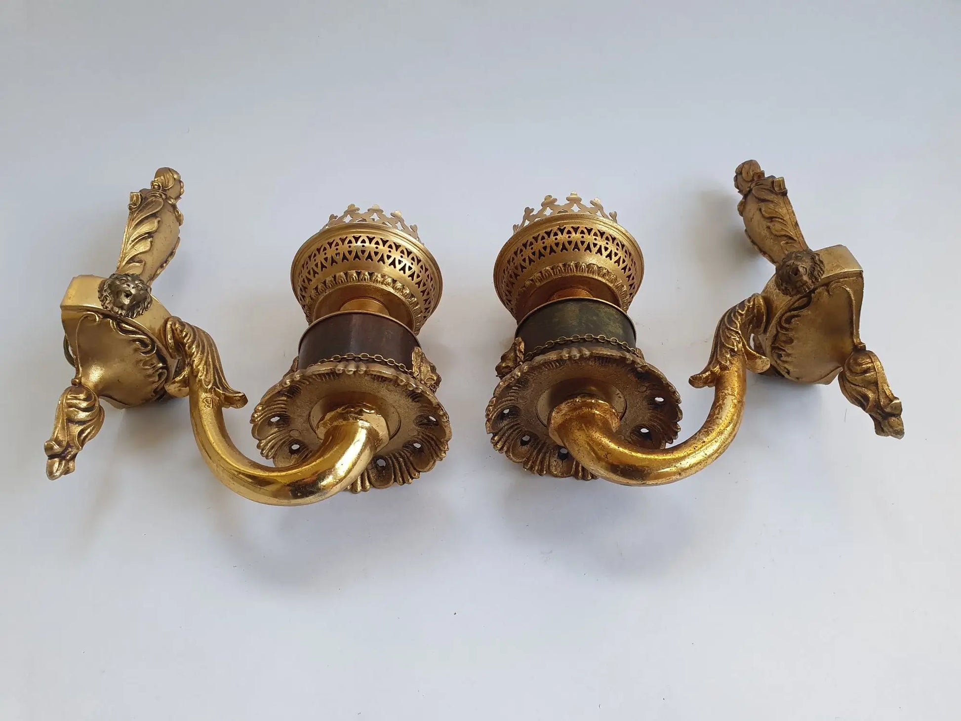 Paire-appliques-murales-bronze-style-Empire-anciennes-dessous