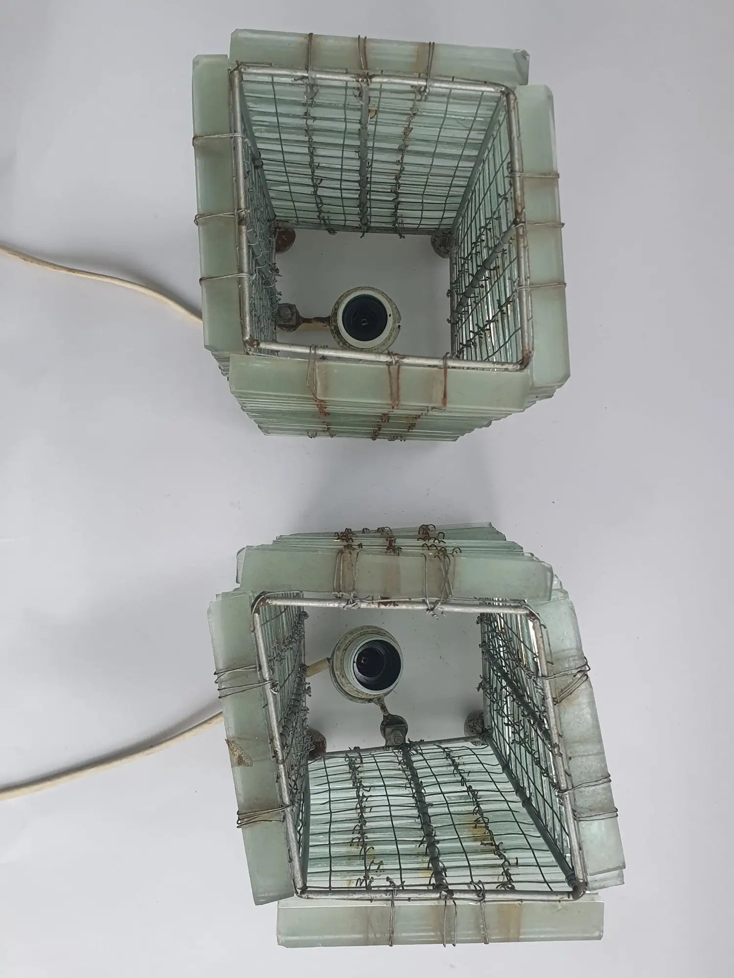 Paire-lampes-lamelles-verre-transparent-annees80-dessus