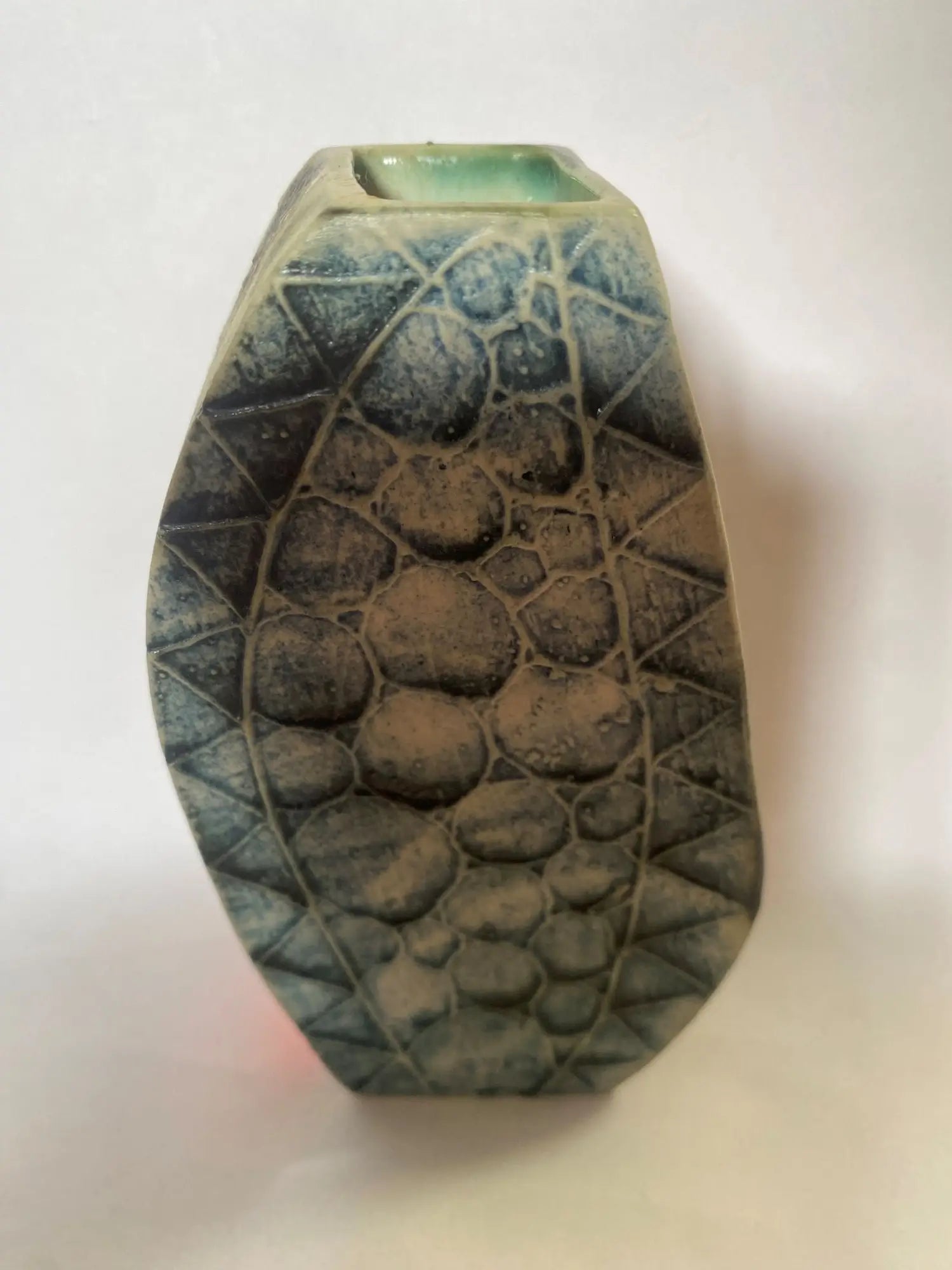 Petit-vase-signe-Carn-Pottery-3