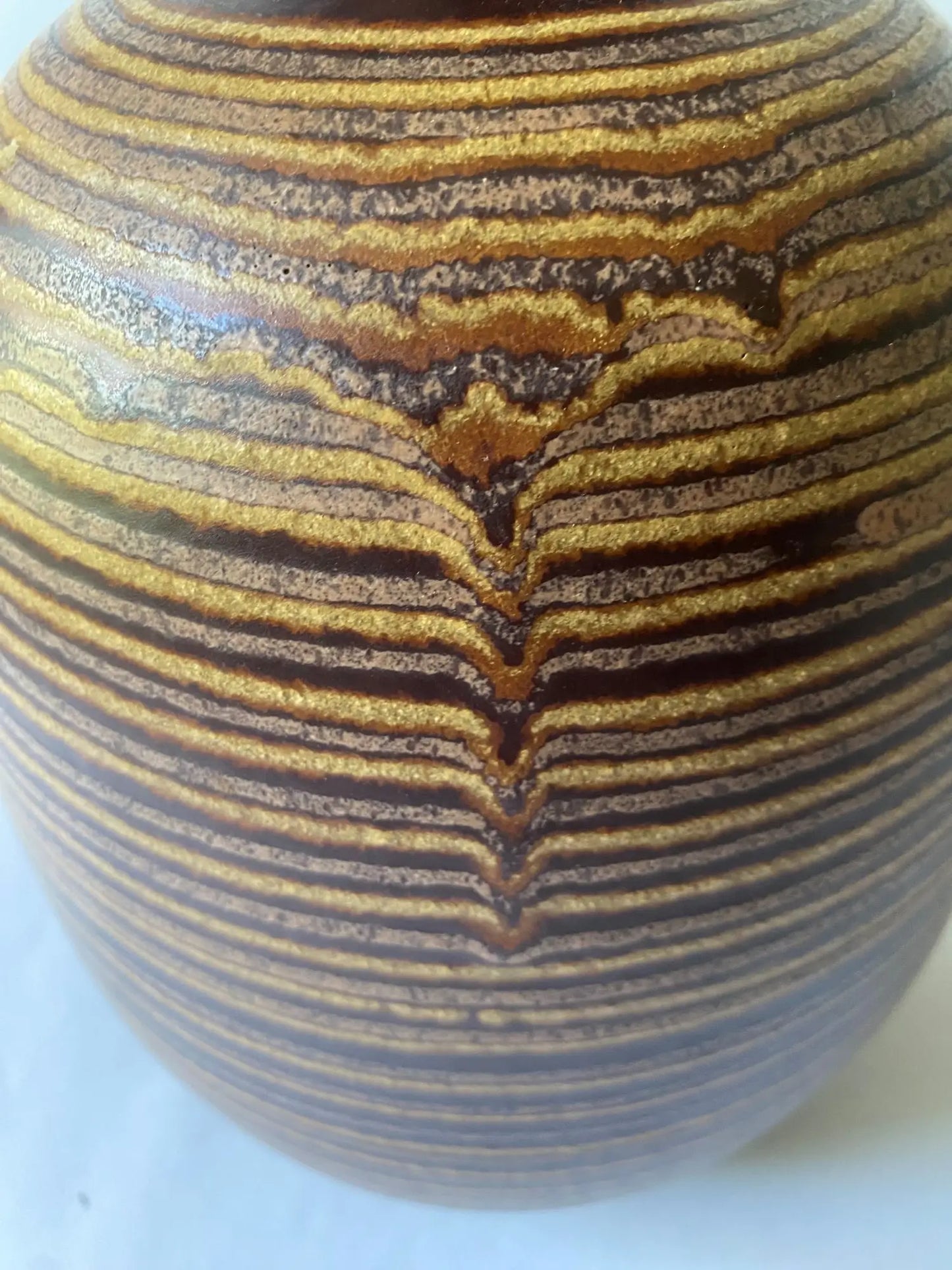 Vase-vintage-annees-60s-signee-detail-1