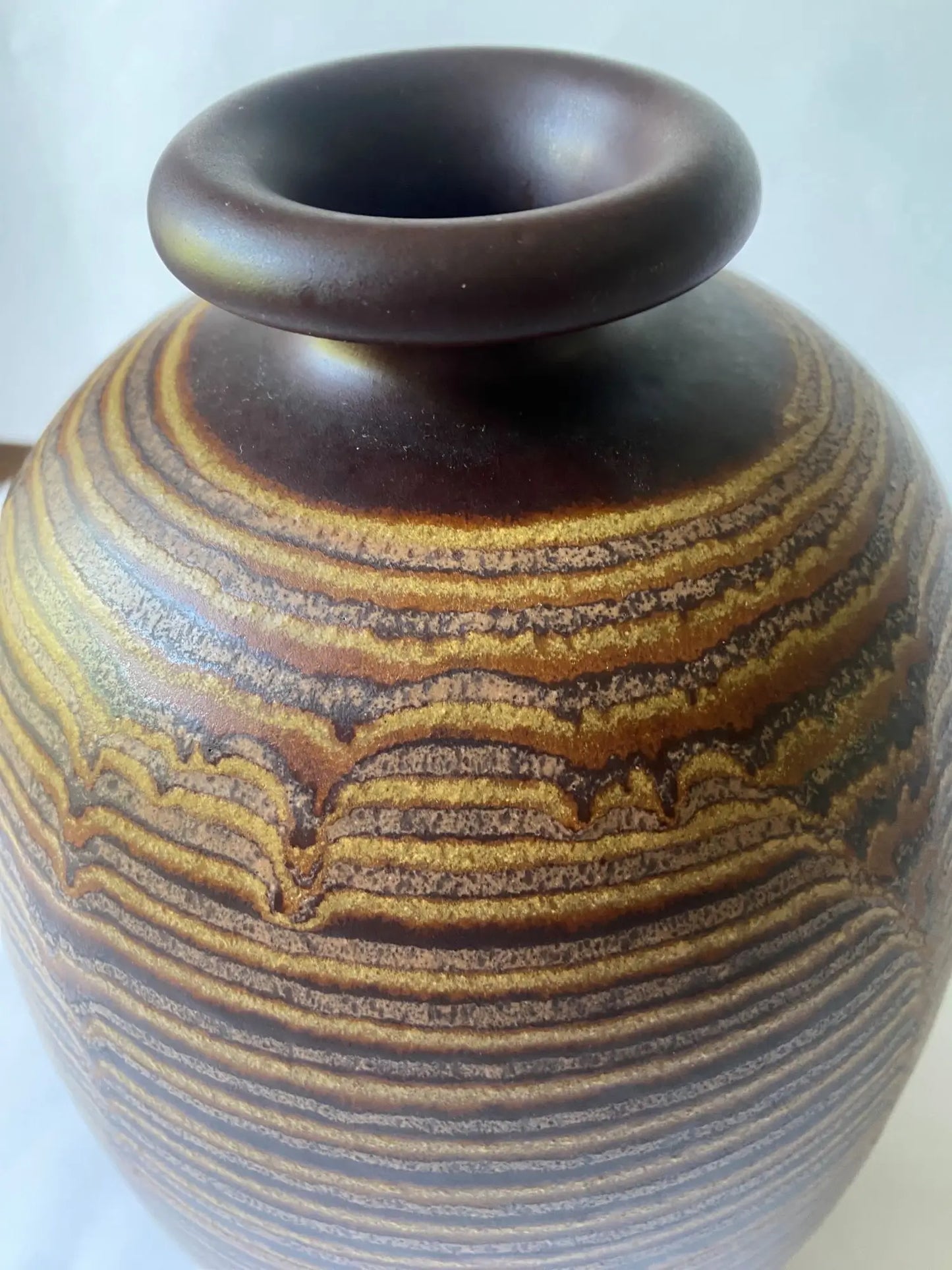 Vase-vintage-annees-60s-signee-detail-2