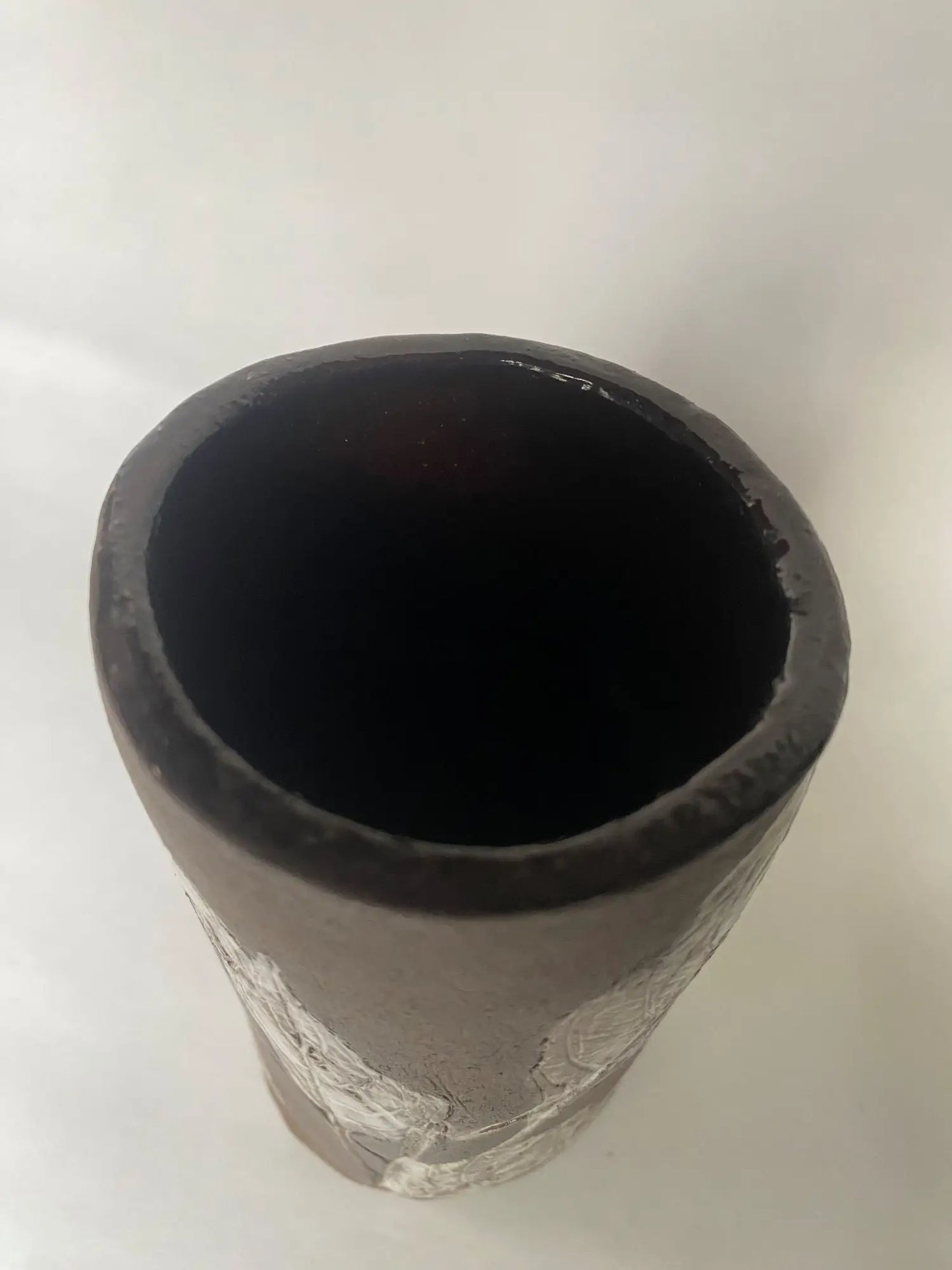 Vase-vintage-signe-terre-cuite-dessus