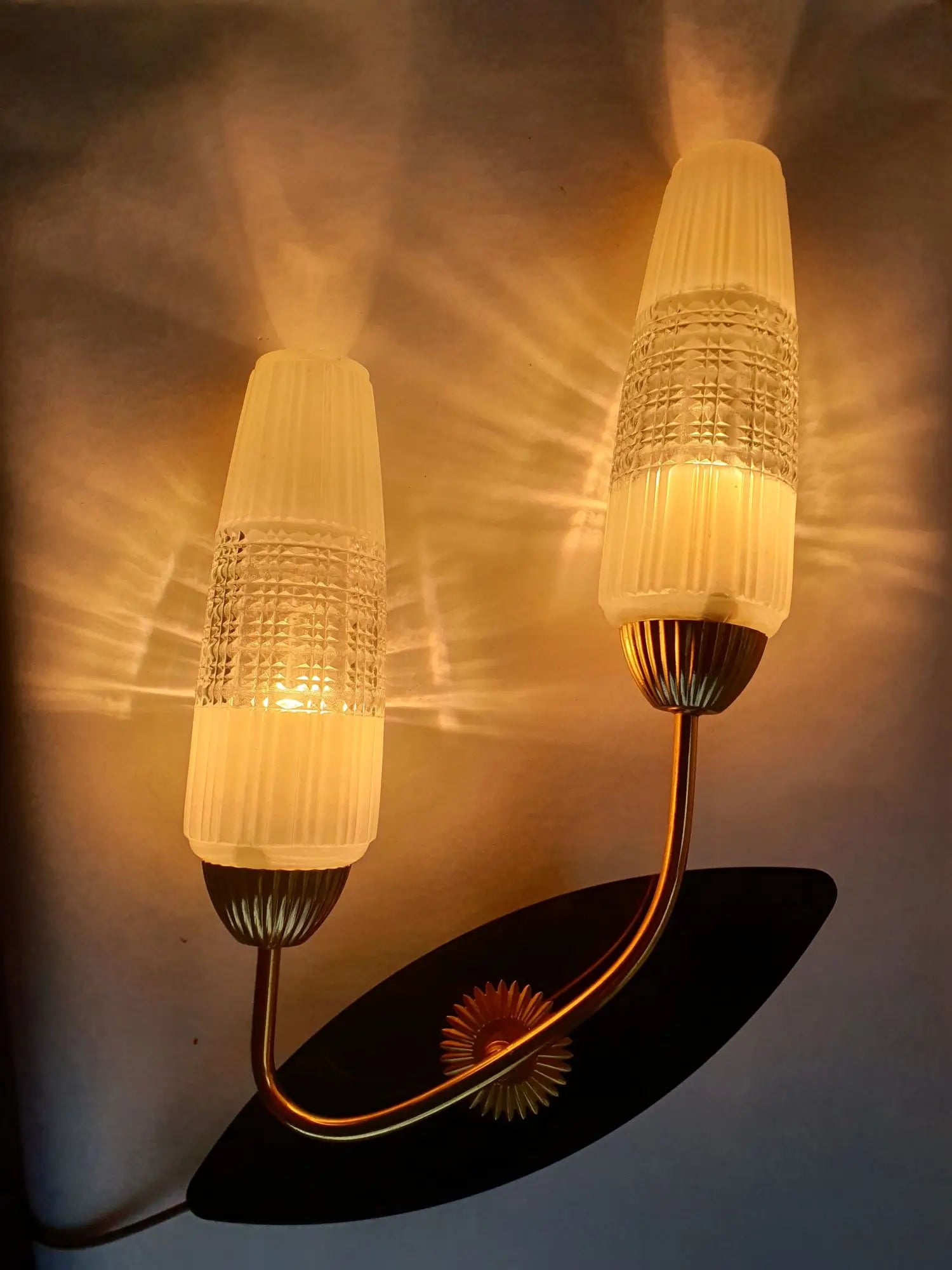 applique-murale-ancienne-arlus-grande-vintage-soleil-allumee-1