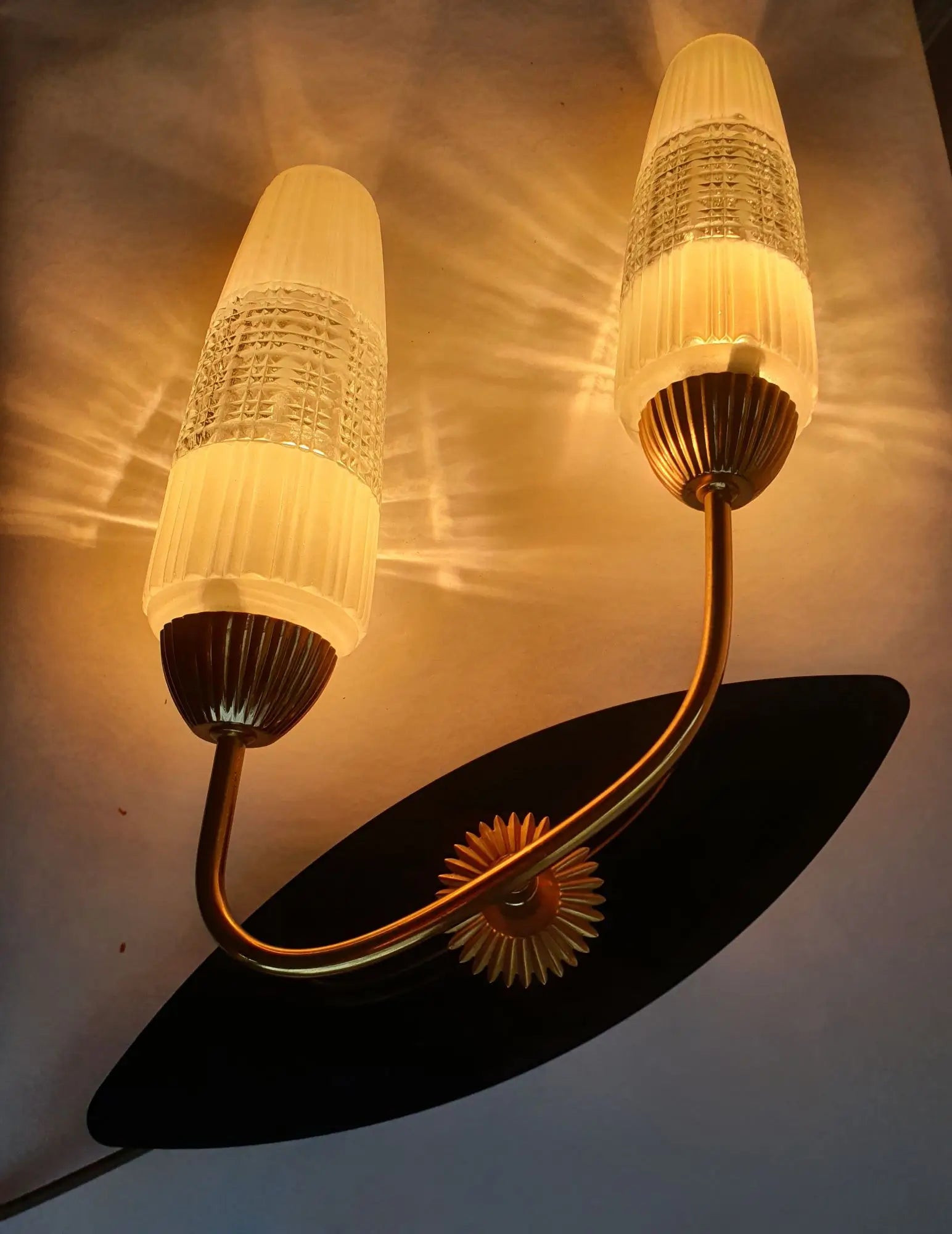 applique-murale-ancienne-arlus-grande-vintage-soleil-allumee-2