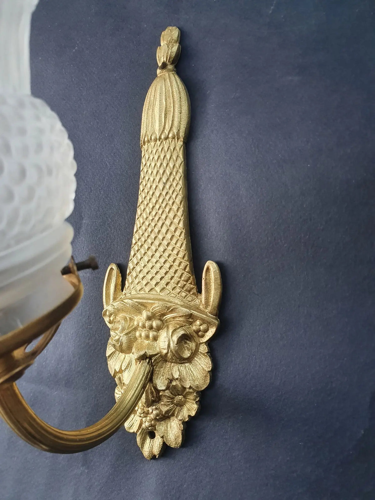 applique-murale-art-deco-laiton-dore-vintage-ancienne-detail-2