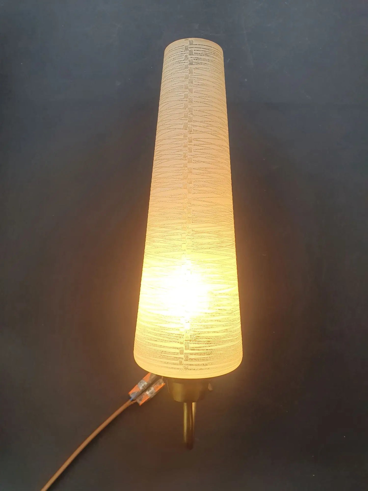 applique-murale-grande-doree-ancienne-allumee-2