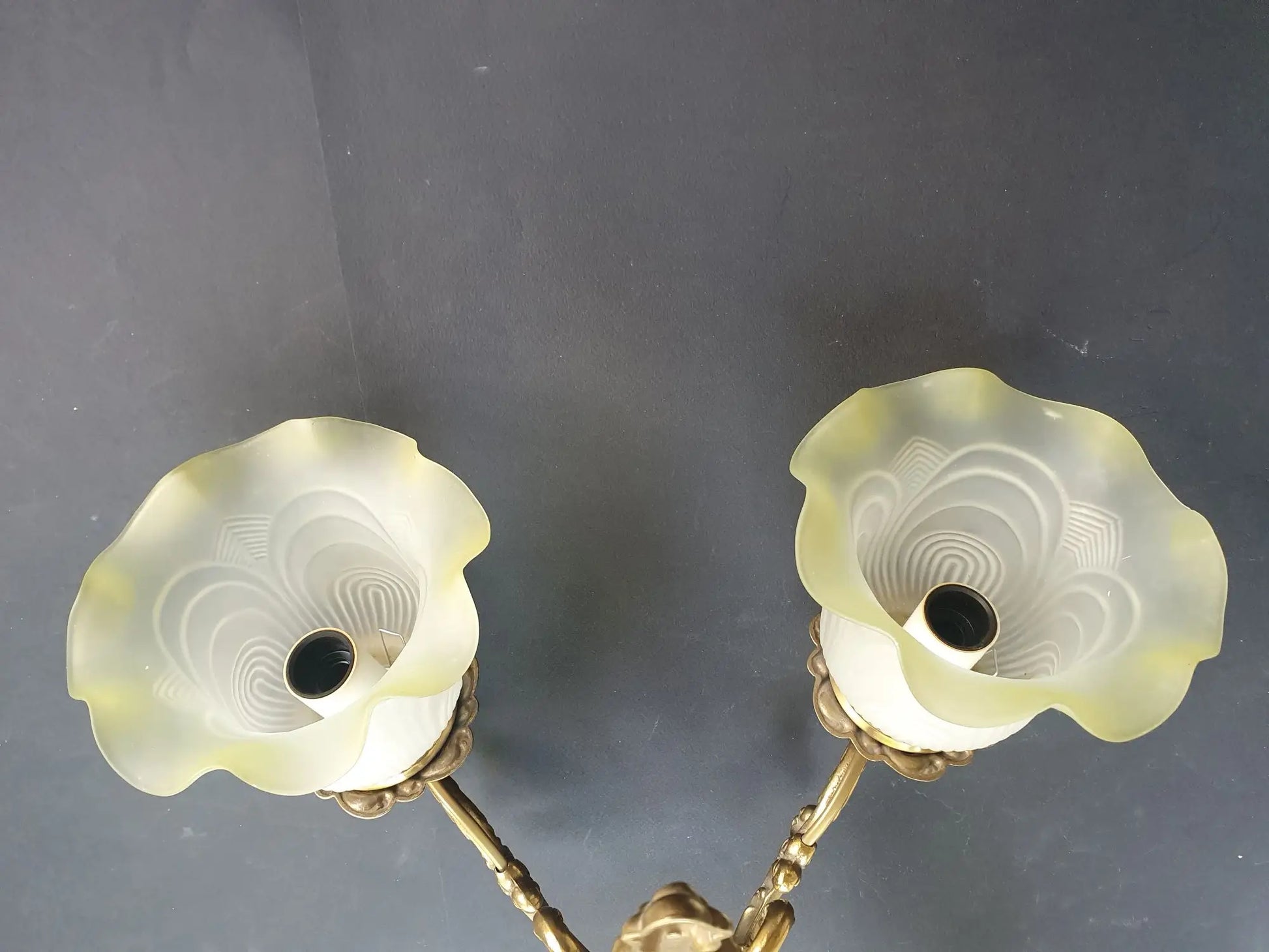 applique-murale-grande-double-lumieres-tulipes-bronze-vintage-art-deco-dessus