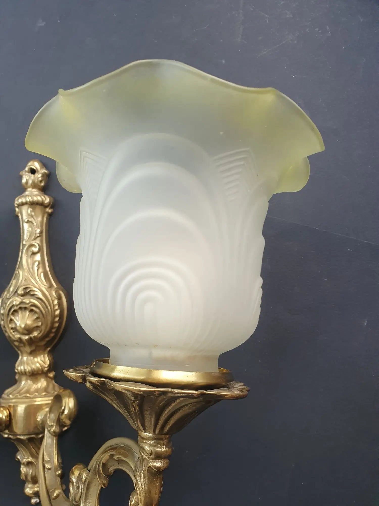 applique-murale-grande-double-lumieres-tulipes-bronze-vintage-art-deco-detail-1