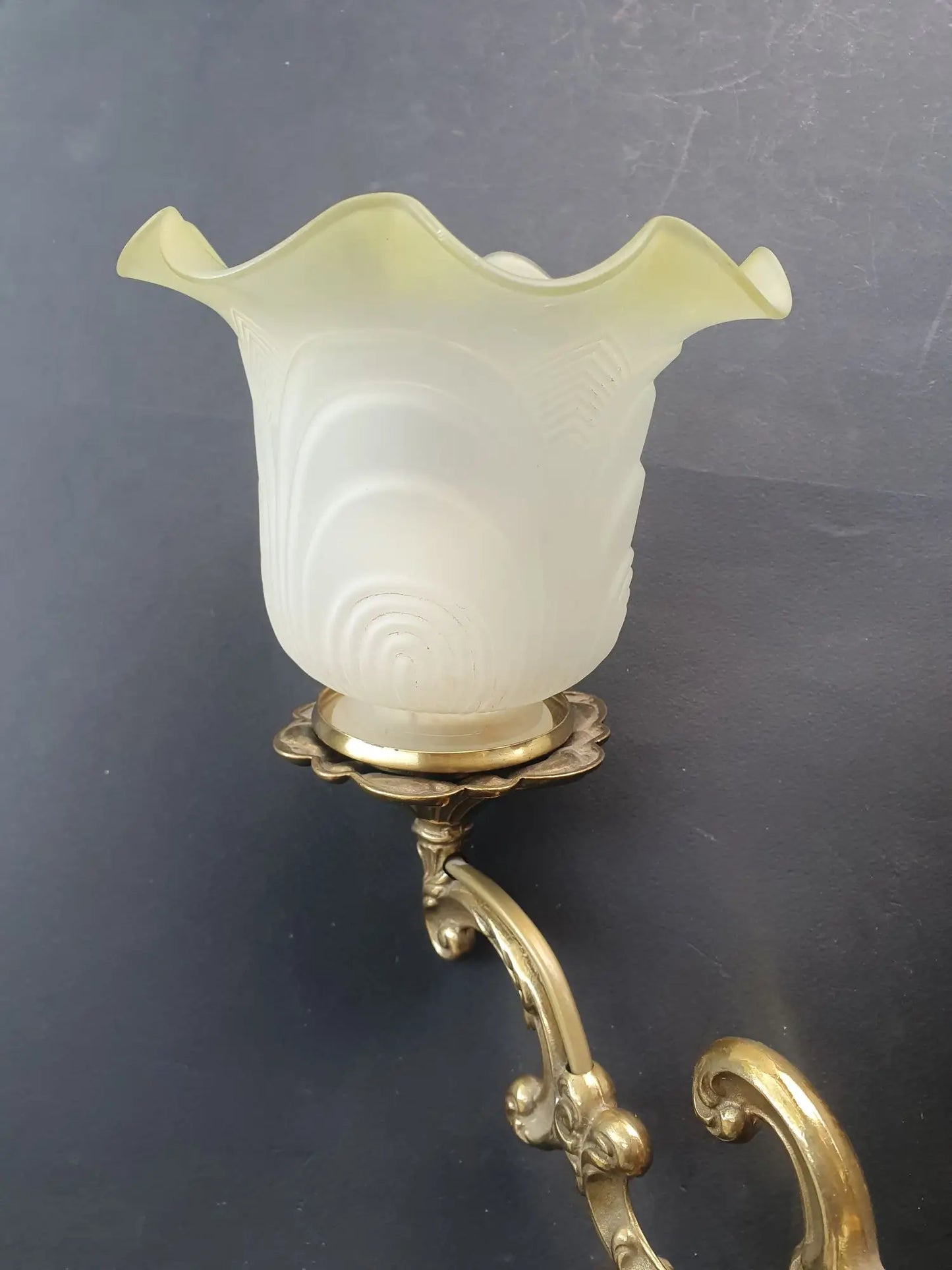 applique-murale-grande-double-lumieres-tulipes-bronze-vintage-art-deco-detail-4