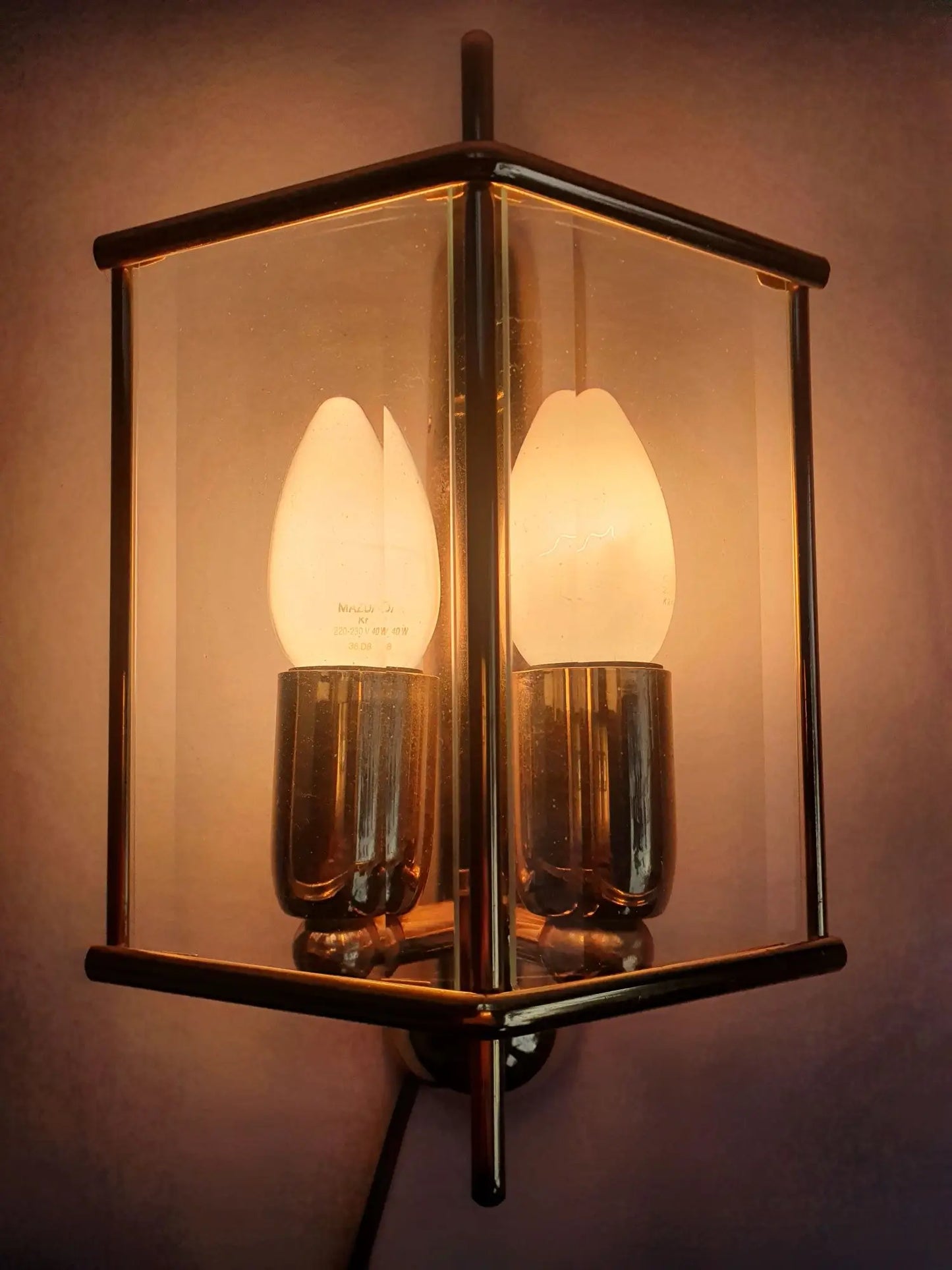 applique-murale-laiton-dore-verre-biseaute-italienne-vintage-ancienne-allumee-1