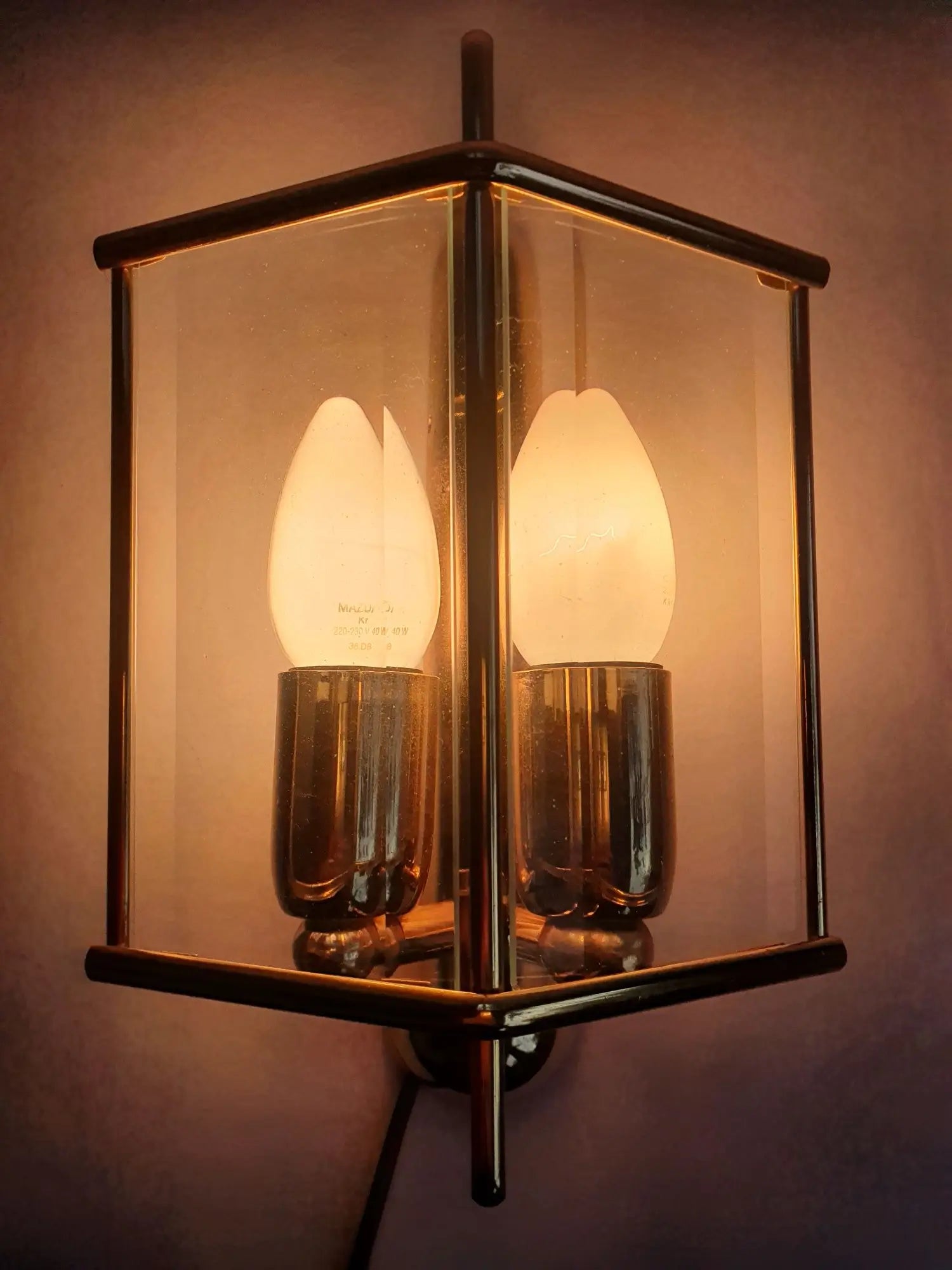 applique-murale-laiton-dore-verre-biseaute-italienne-vintage-ancienne-allumee-1