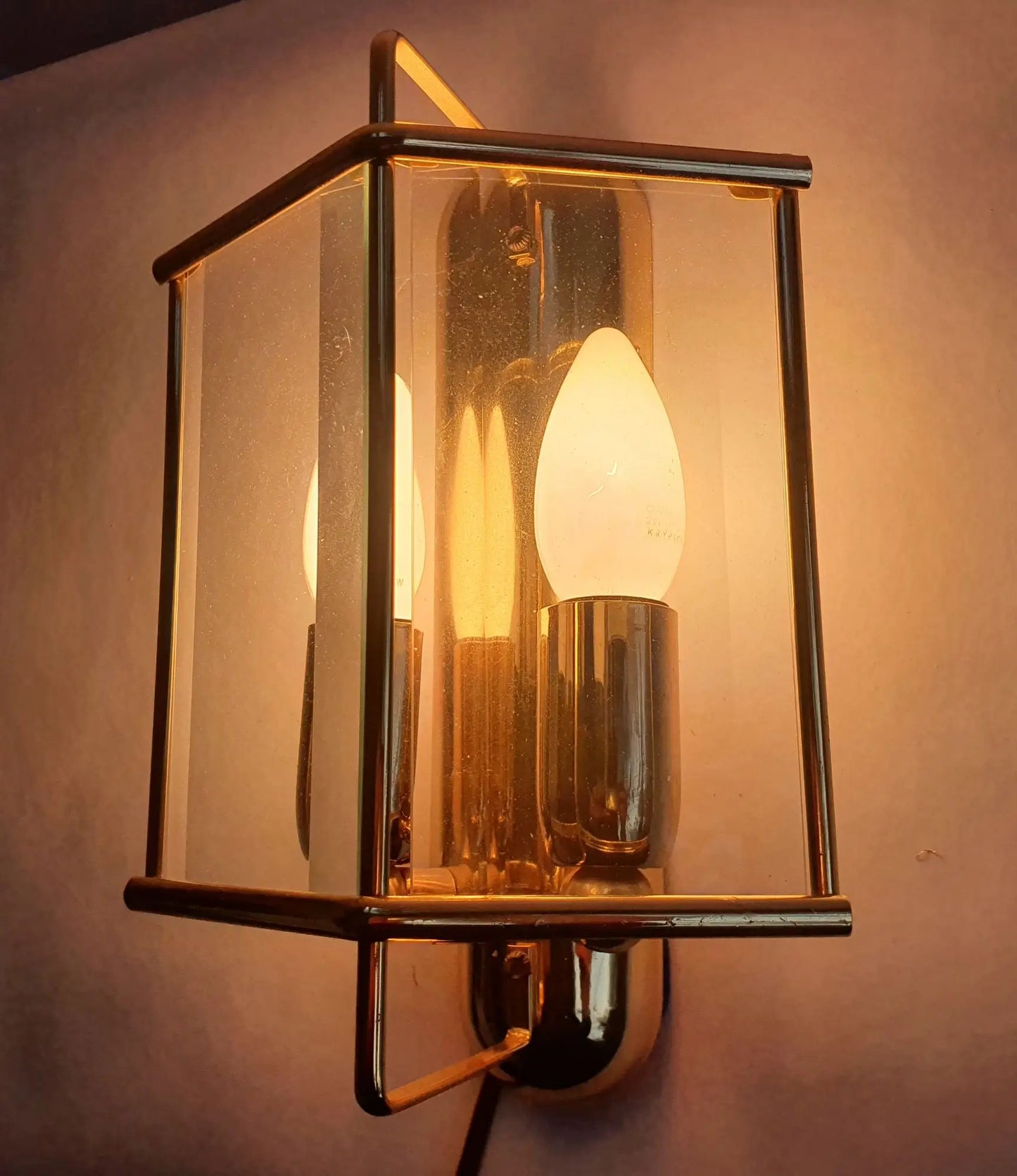 applique-murale-laiton-dore-verre-biseaute-italienne-vintage-ancienne-allumee-2