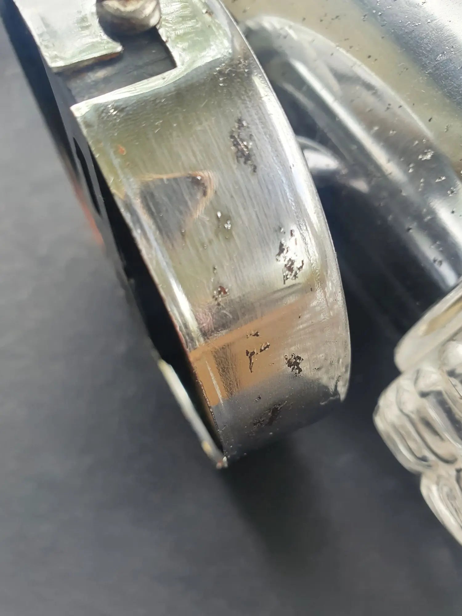 applique-murale-metal-chrome-double-eclairage-vintage-detail-3