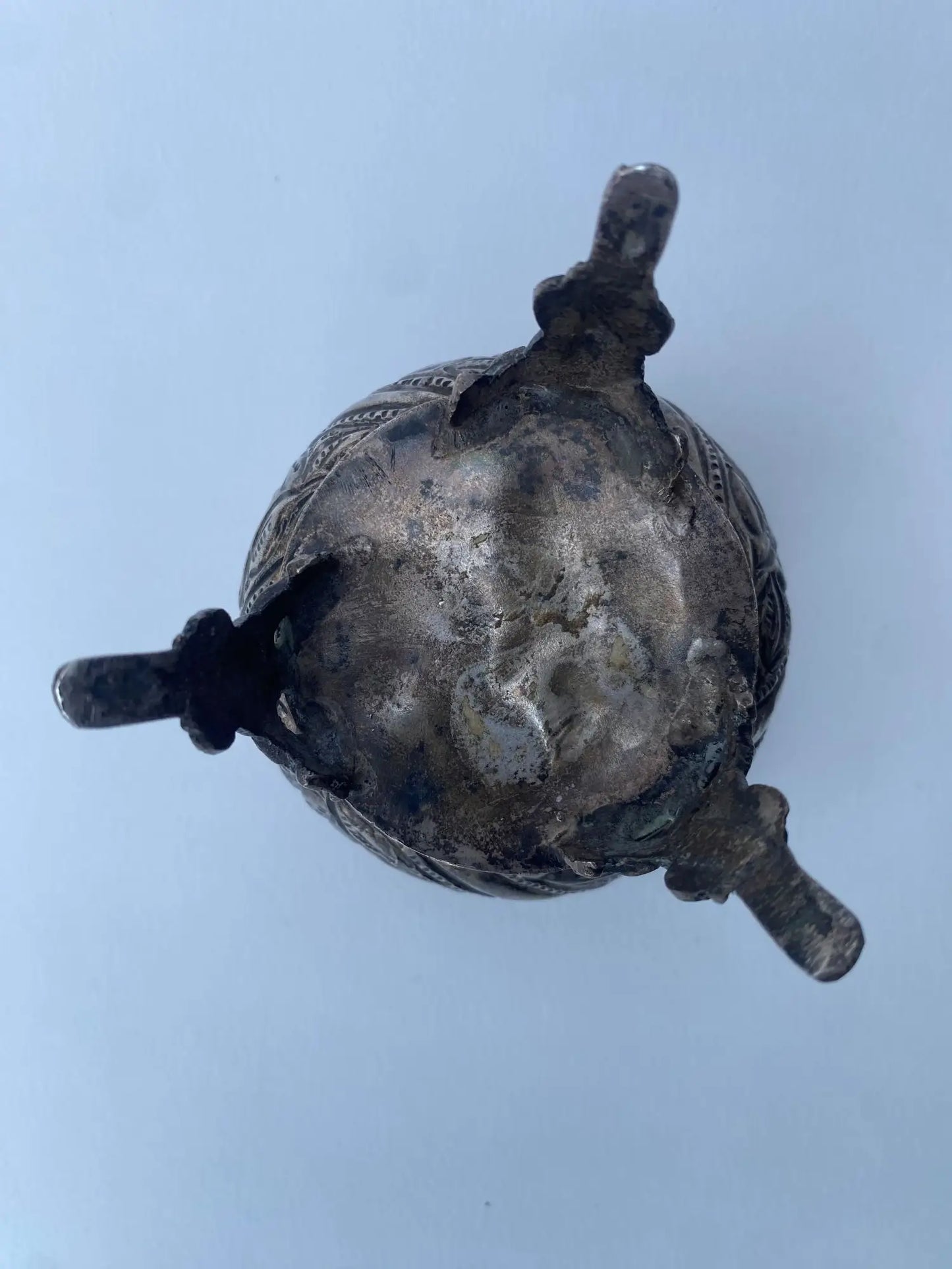 boite-argent-vintage-antique-dessous