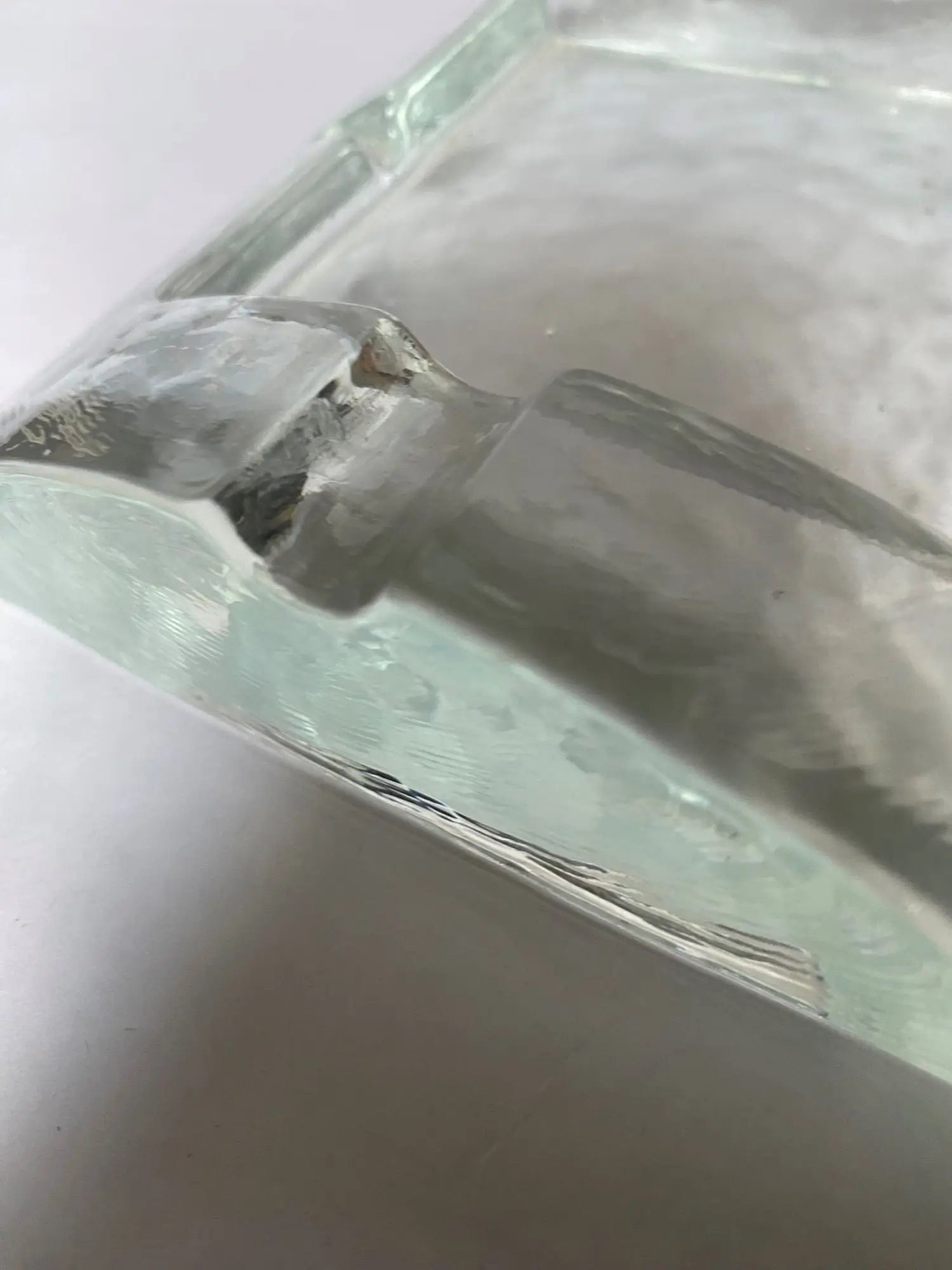 cendrier-vintage-annees-60-ancien-verre-detail-1