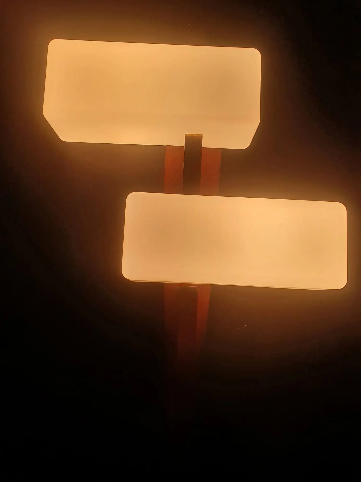 grande-applique-murale-lunel-ancienne-vintage-allumee-1