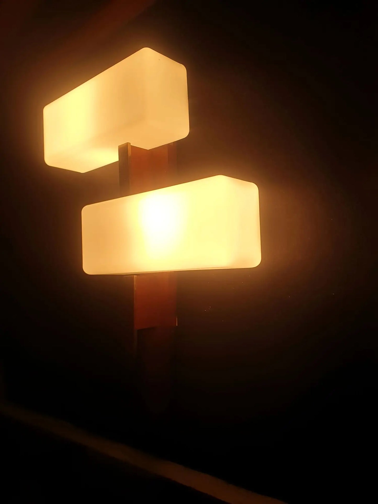 grande-applique-murale-lunel-ancienne-vintage-allumee-4