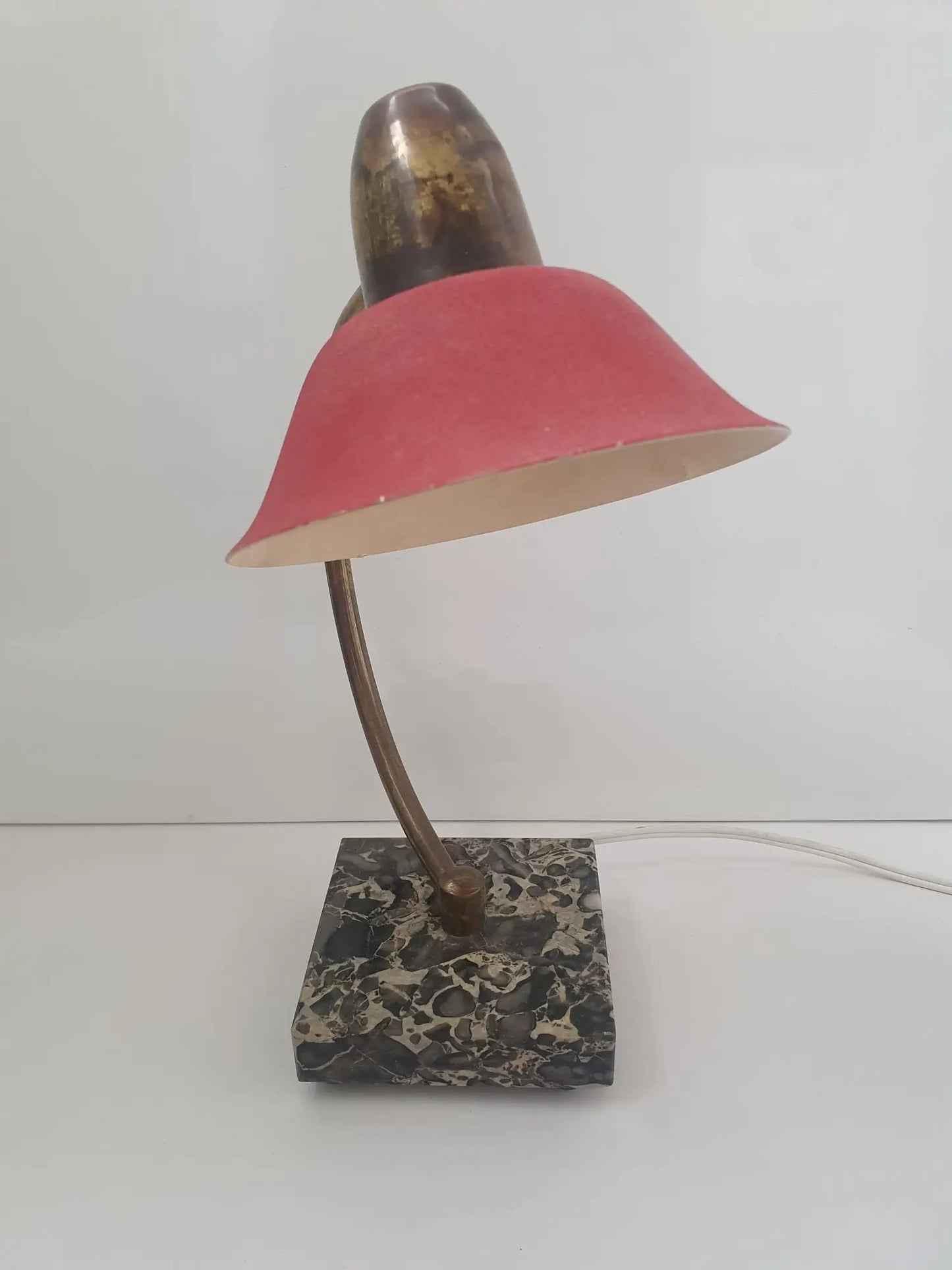 lampe-bureau-rouge-vintage-face