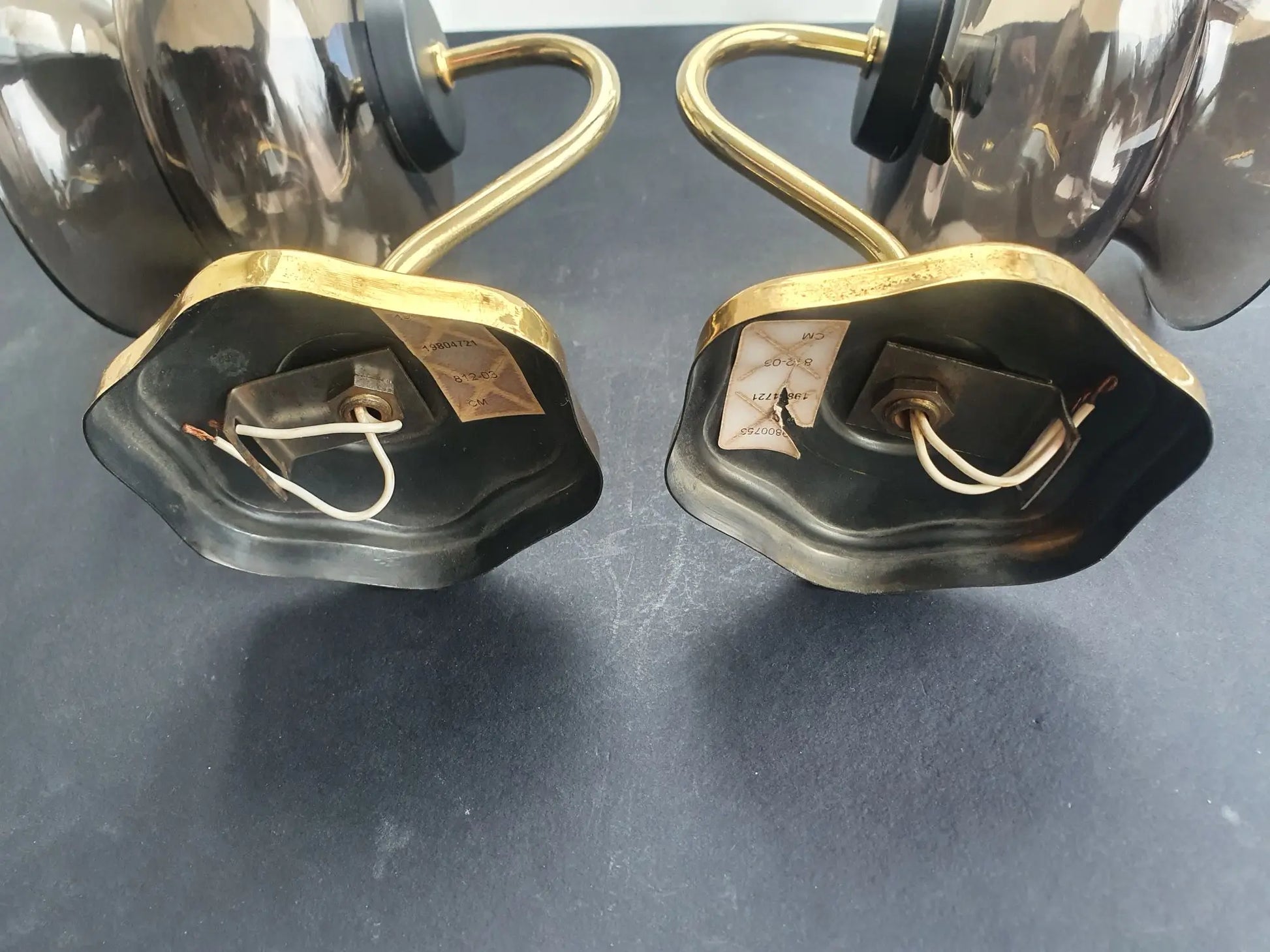 paire-appliques-laiton-dore-verre-fume-anciennes-arriere