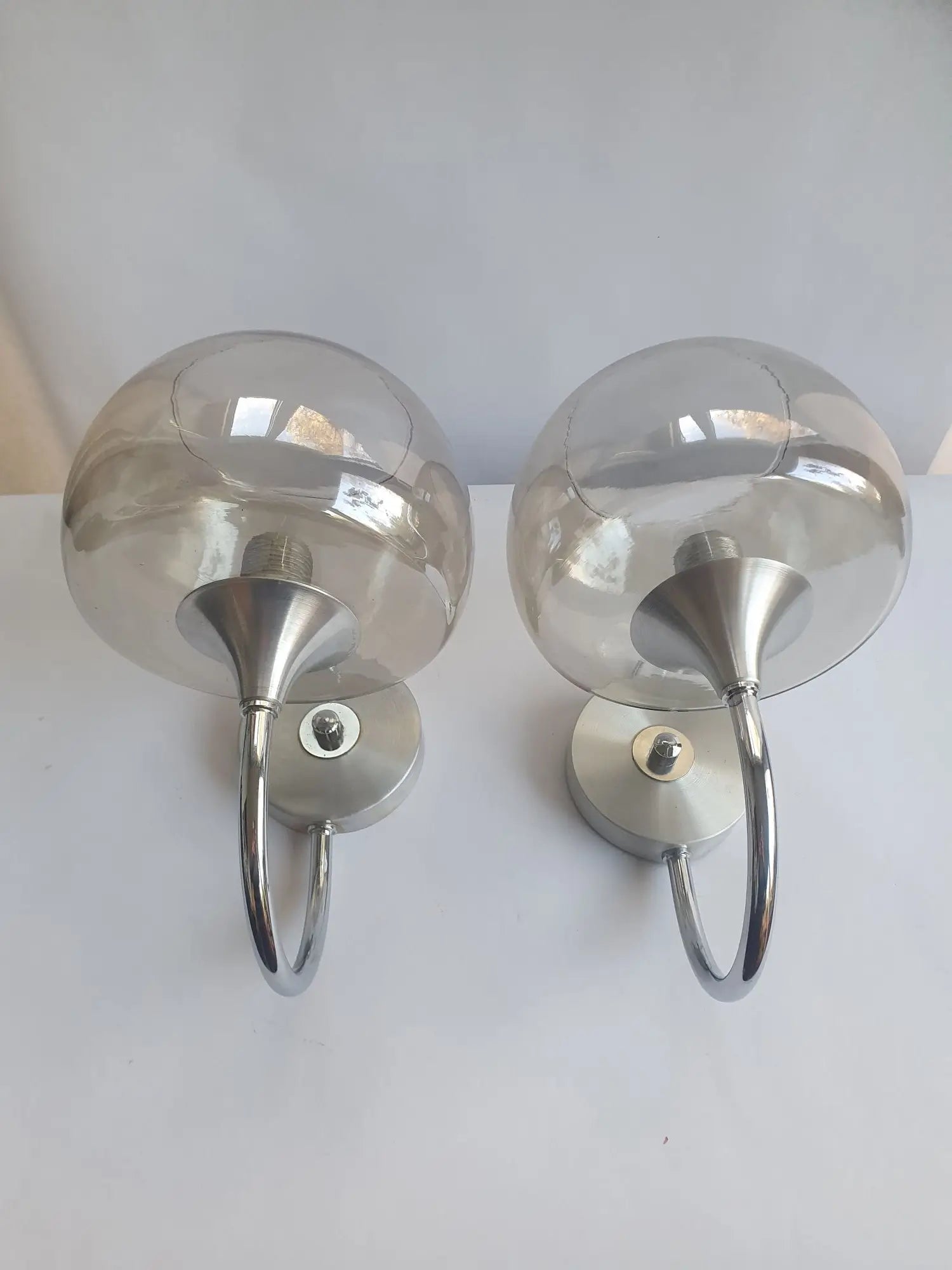 paire-appliques-metal-chrome-verre-fume-annees-80-vintage-anciennes-3