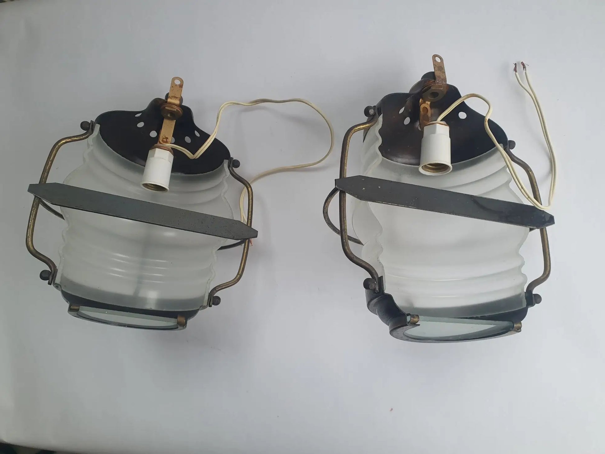 paire-appliques-murales-anciennes-style-lanterne-marine-hublot-industrielle-arriere