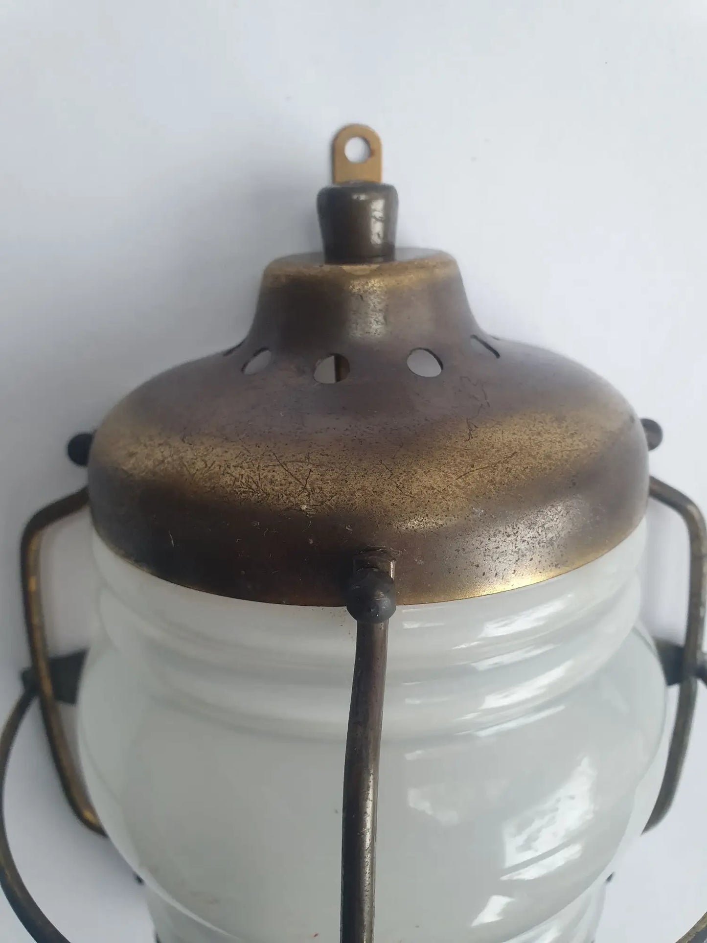 paire-appliques-murales-anciennes-style-lanterne-marine-hublot-industrielle-detail-2