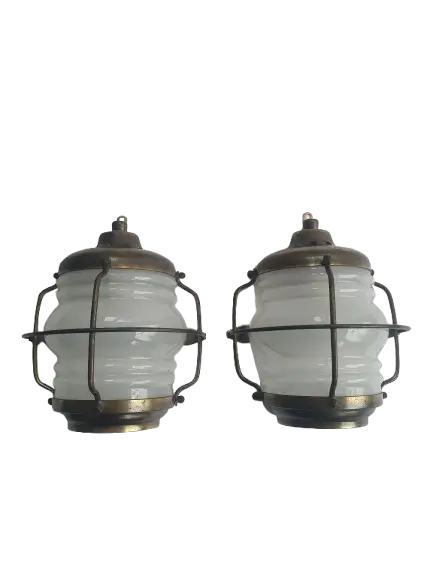paire-appliques-murales-anciennes-style-lanterne-marine-hublot-industrielle