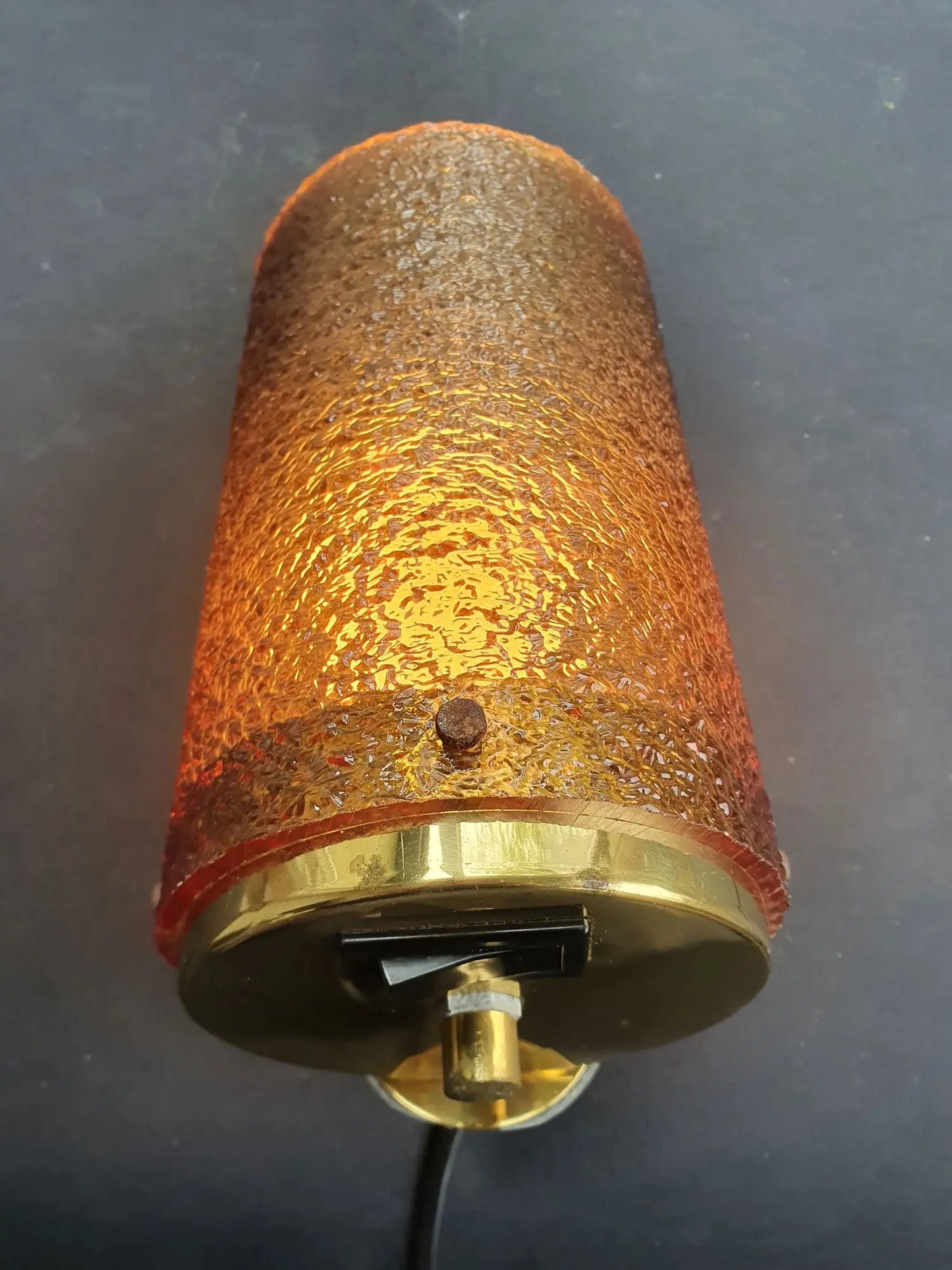 paire-appliques-murales-annees-70-vintage-anciennes-allumee-3