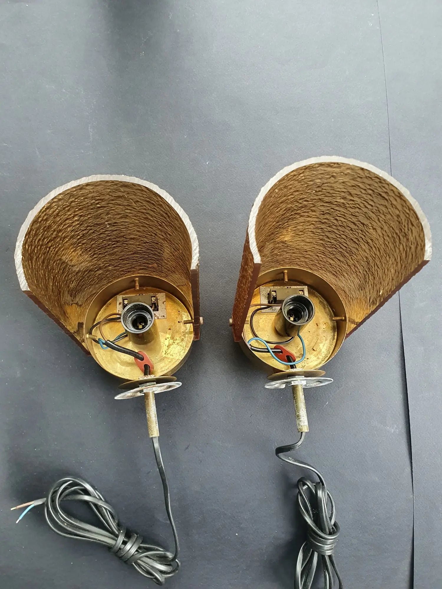 paire-appliques-murales-annees-70-vintage-anciennes-dessus