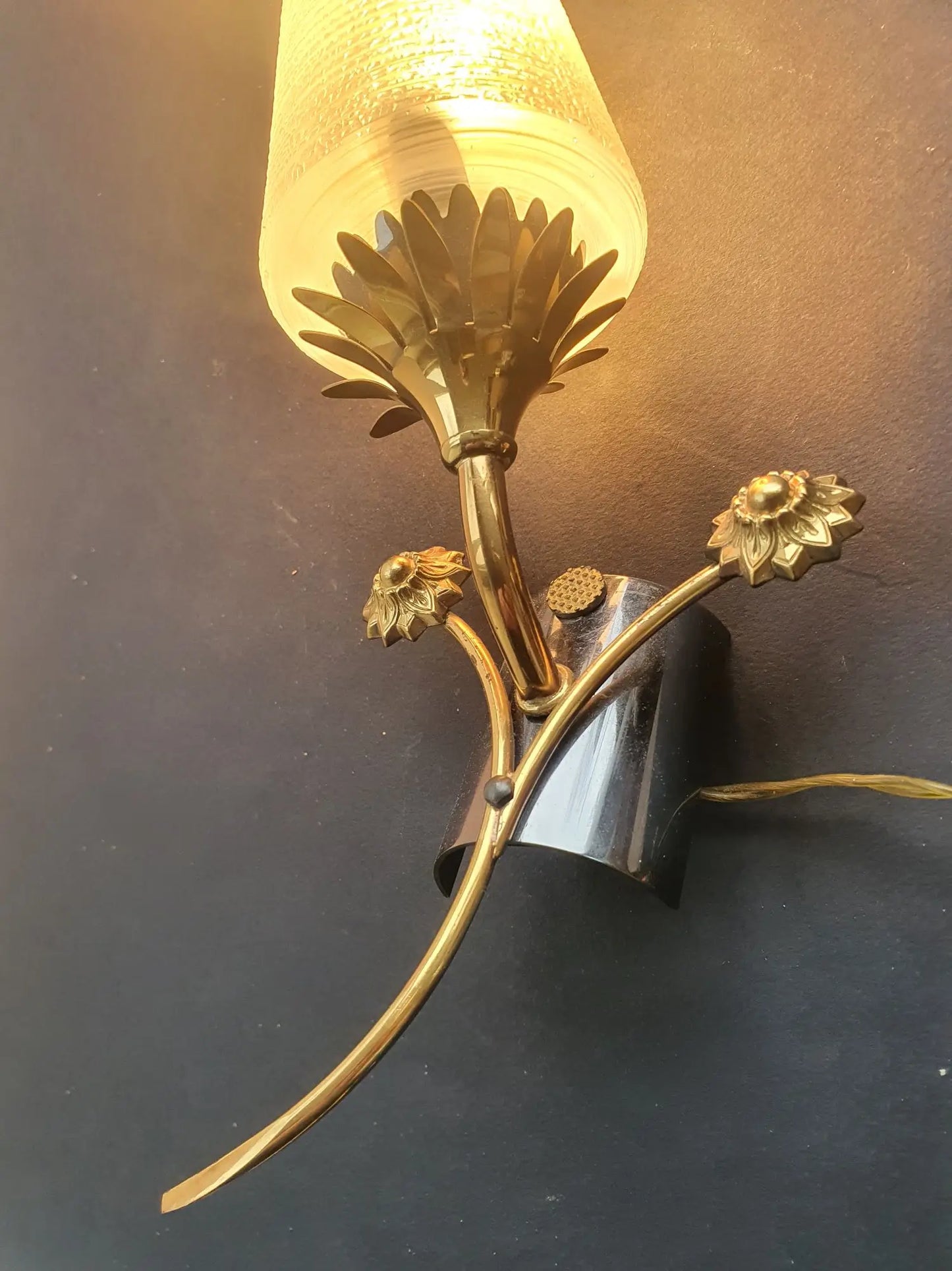 paire-appliques-murales-art-deco-anciennes-vintage-france-allumee-3