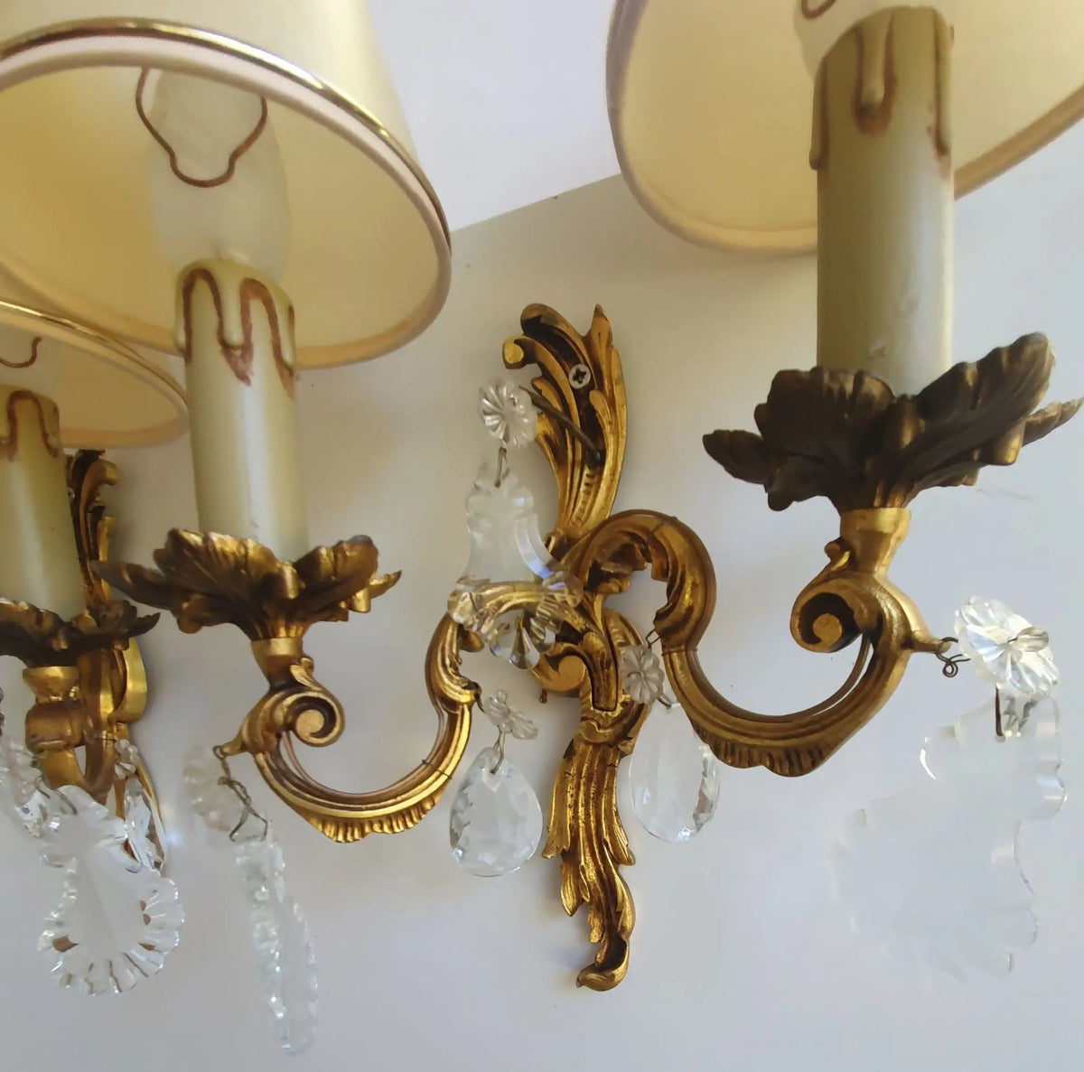 paire-appliques-murales-bougeoirs-pampilles-anciennes-vintage-detail-4