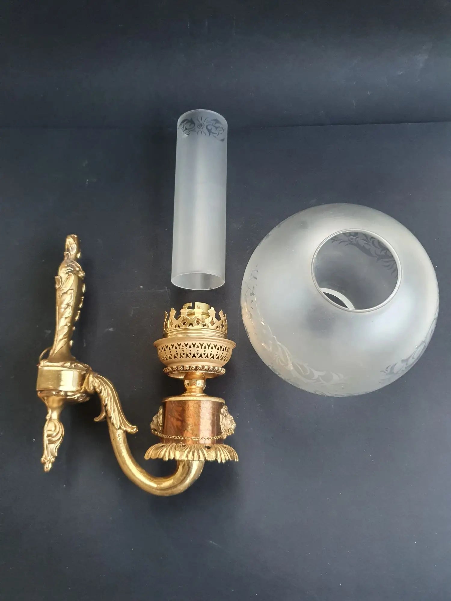 paire-appliques-murales-bronze-empire-napoleonIII-anciennes-tete-lion-eclate