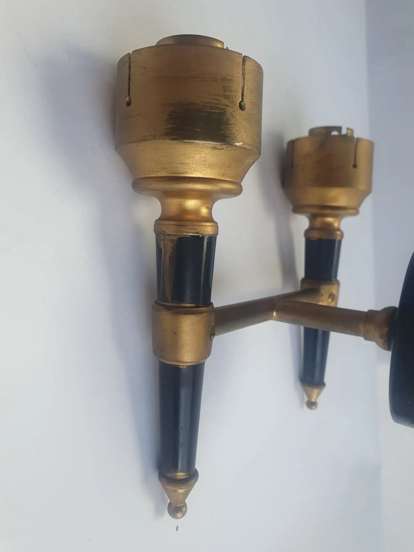 Paire d'appliques murales double lumières dorées flambeau style Empire