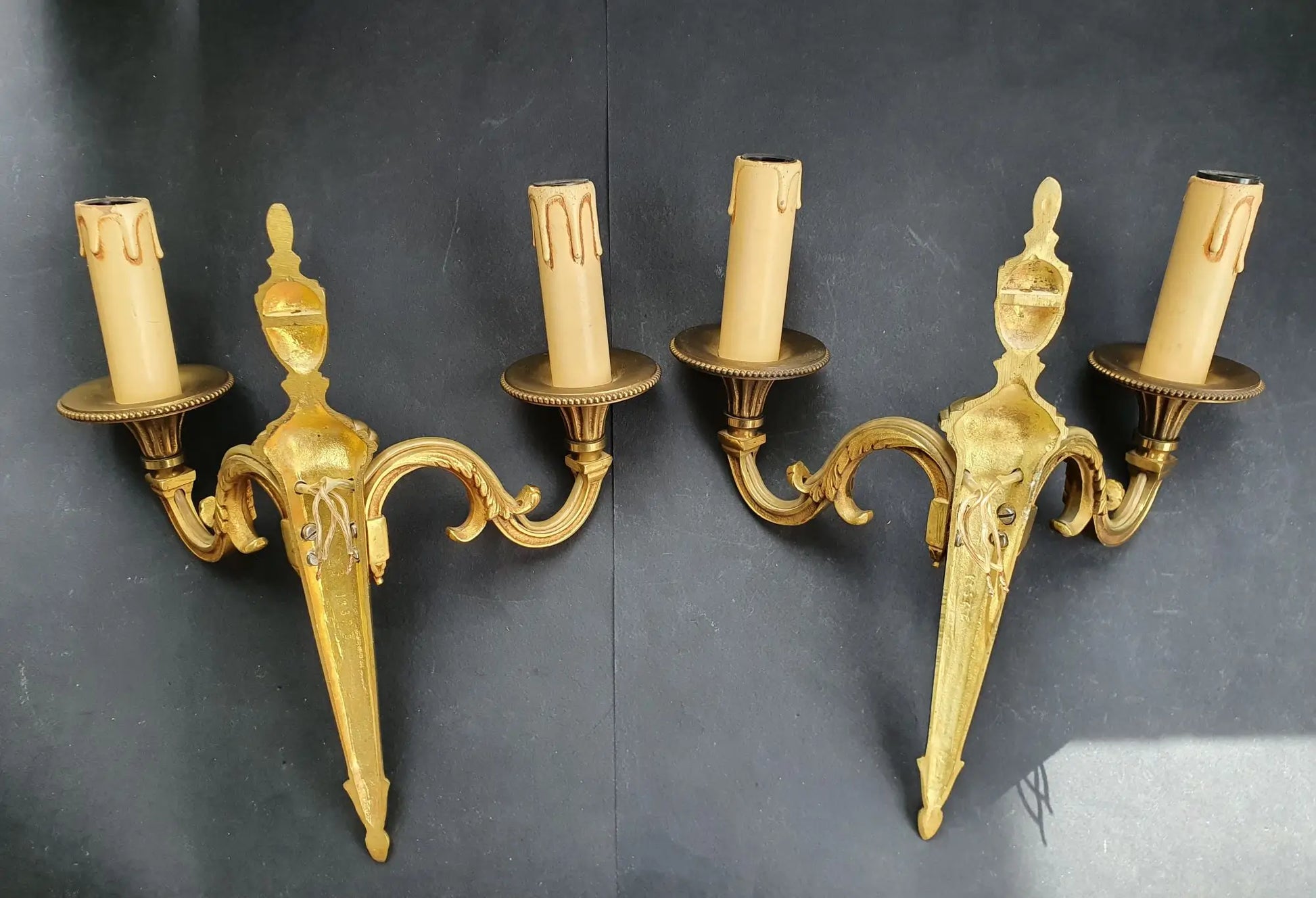 paire-appliques-murales-doubles-lumieres-bronze-empire-anciennes-arriere