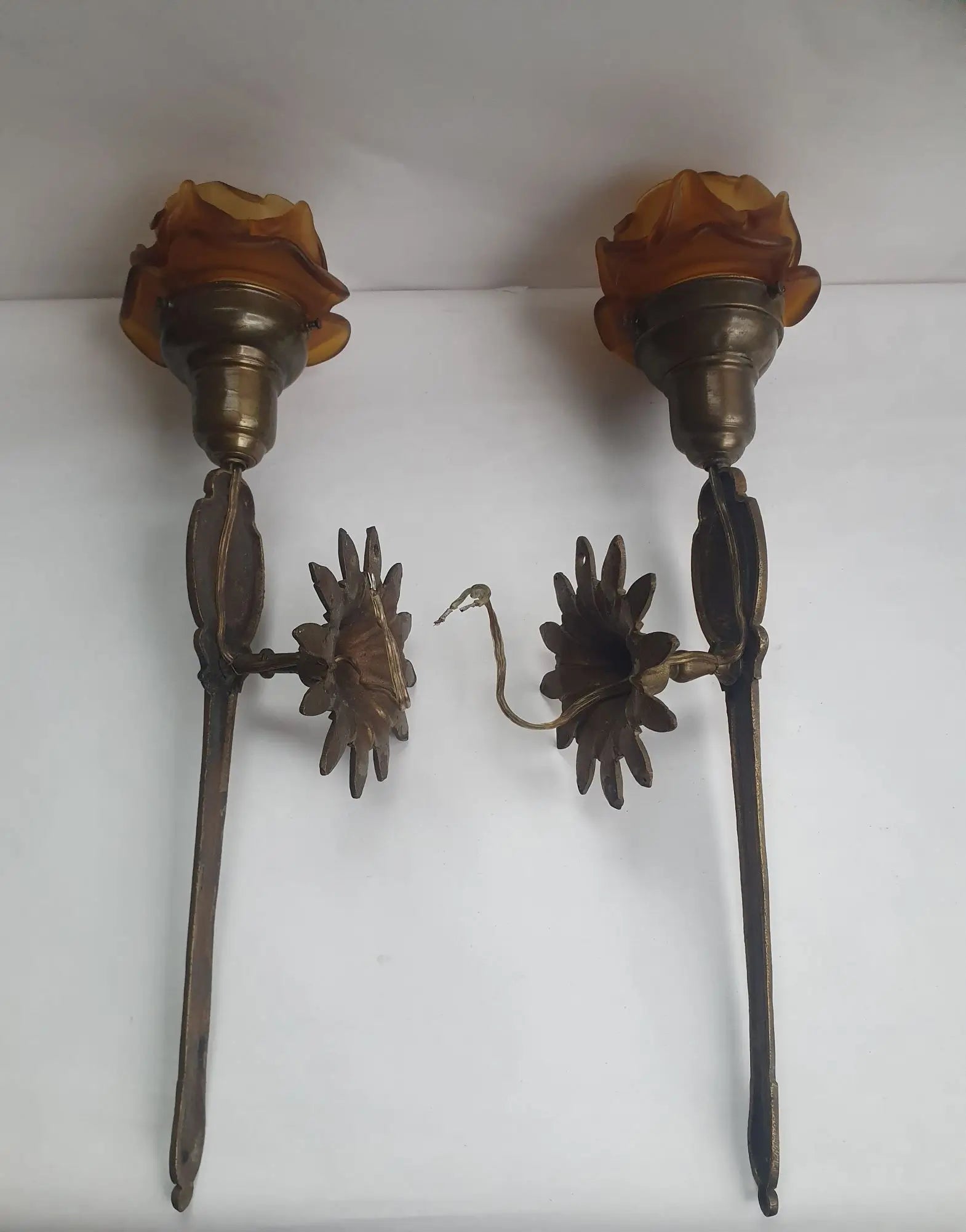 paire-appliques-murales-grandes-torche-fleurs-anciennes-cote