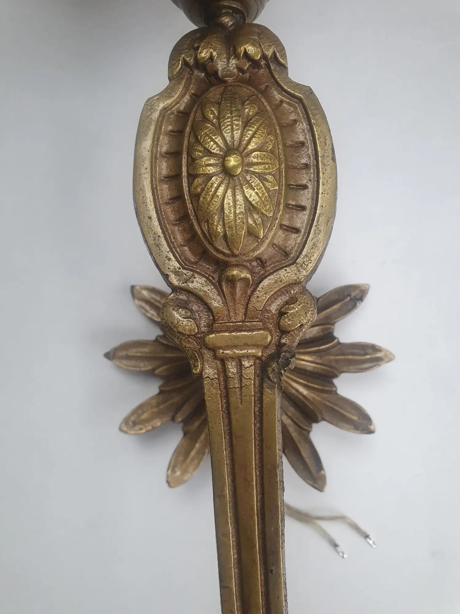 paire-appliques-murales-grandes-torche-fleurs-anciennes-detail-7