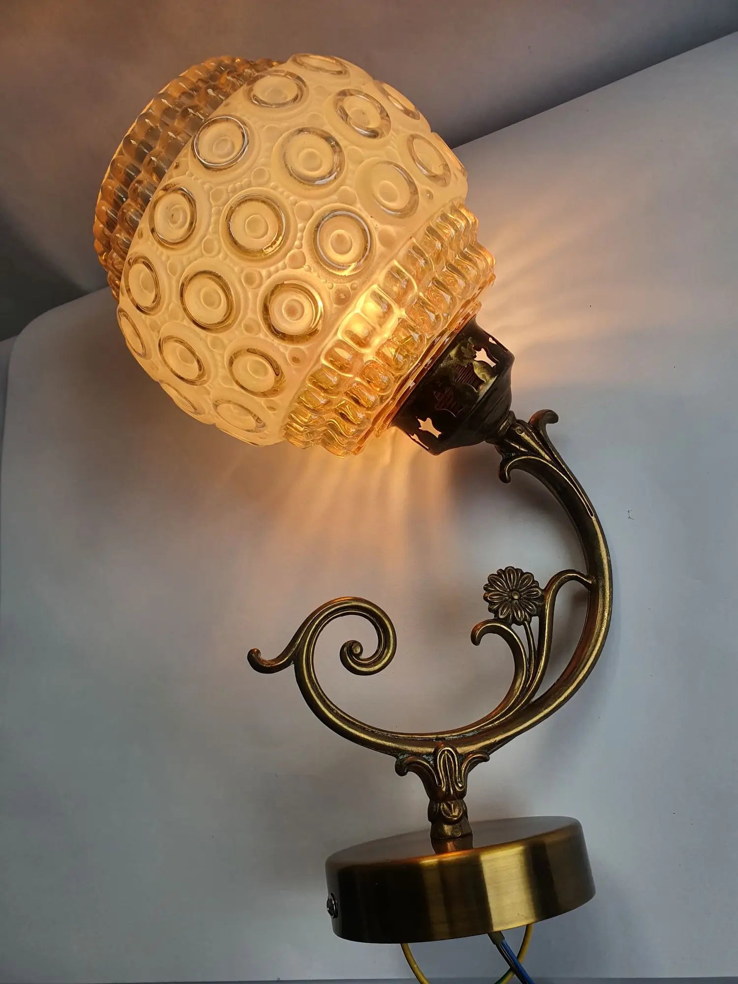 paire-appliques-murales-grandes-vintage-france-allumee-1