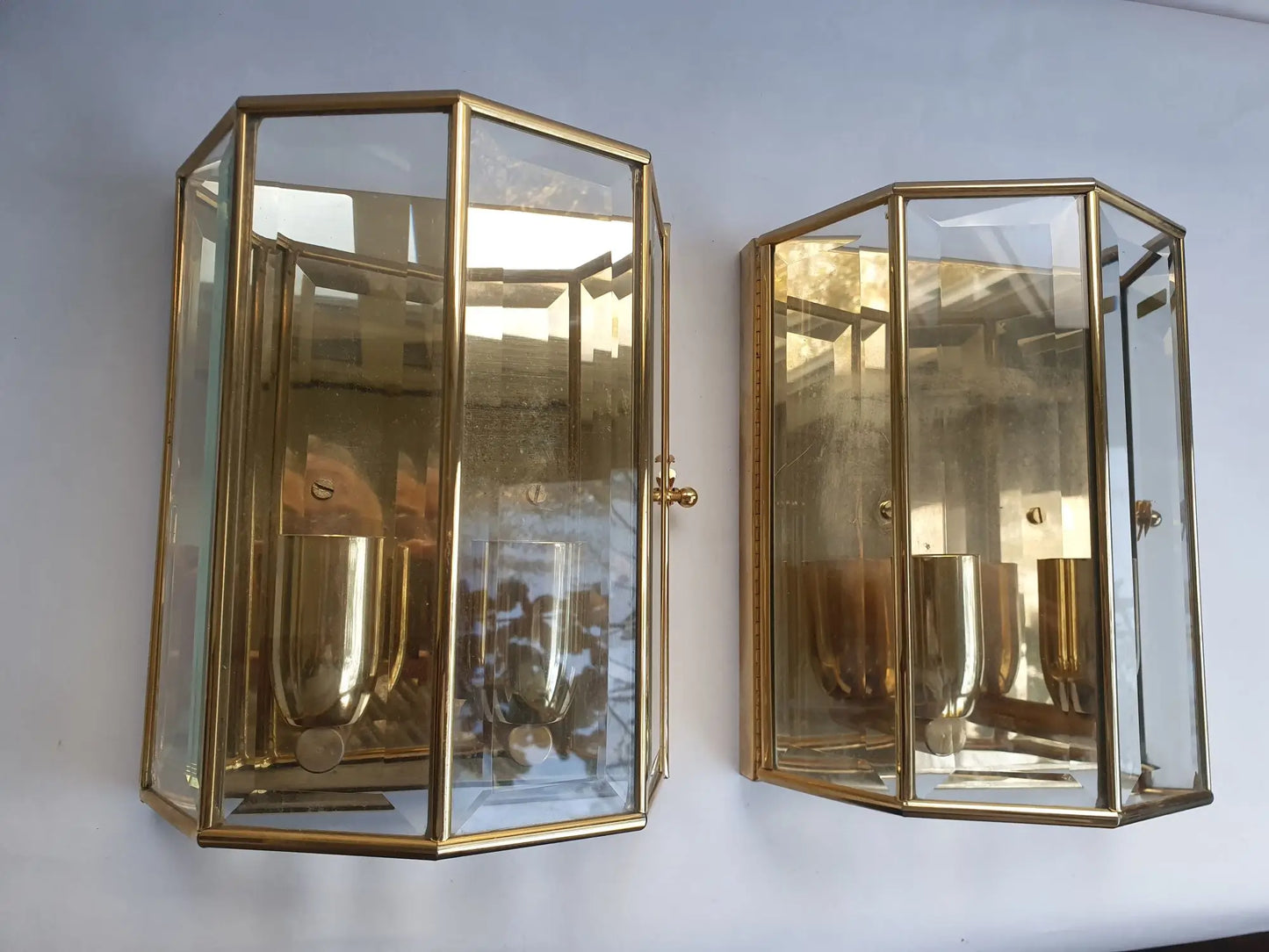 paire-appliques-murales-laiton-plaque-or-verre-biseaute-italiennes-annees-70-3