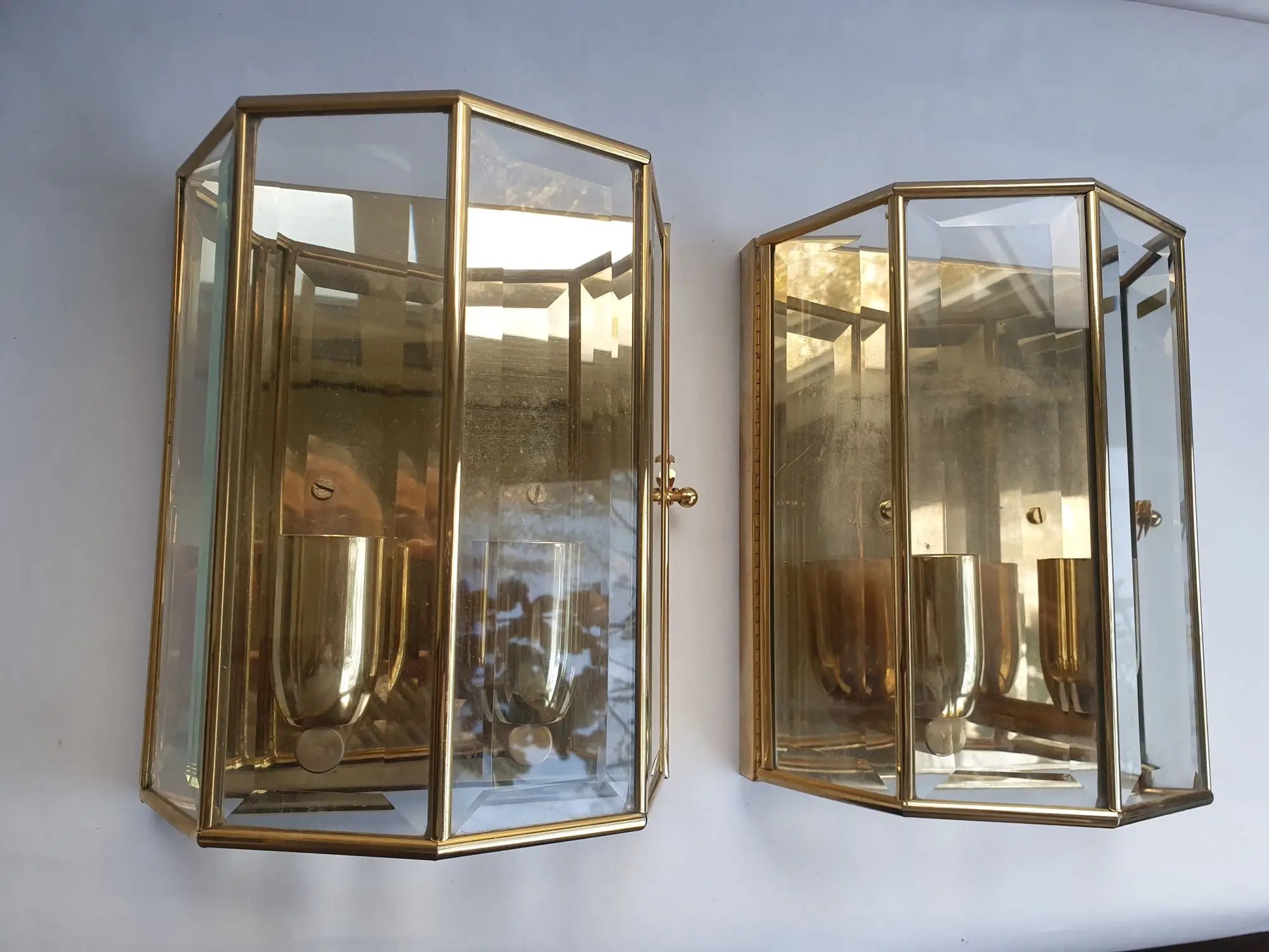 paire-appliques-murales-laiton-plaque-or-verre-biseaute-italiennes-annees-70-3