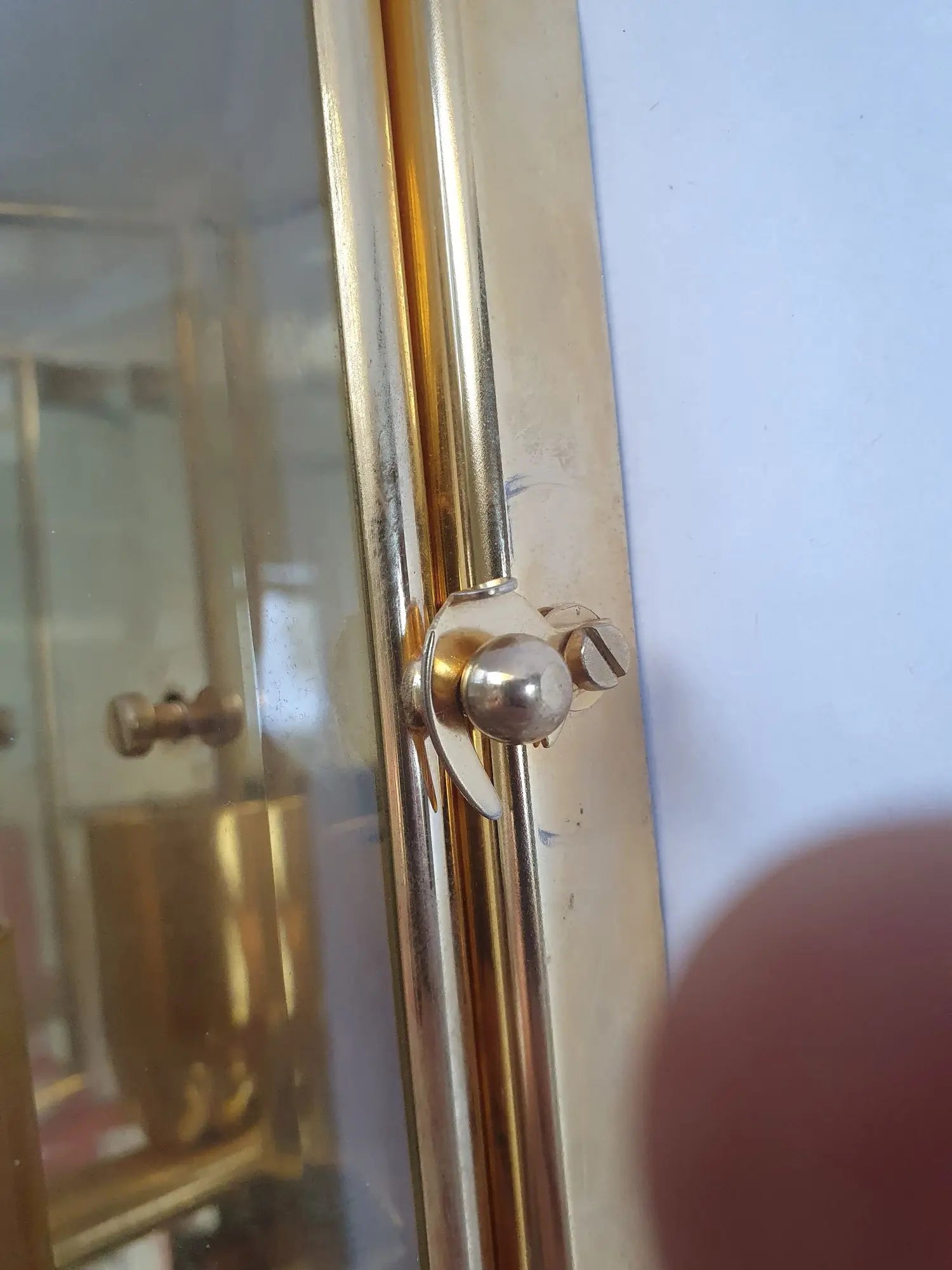 paire-appliques-murales-laiton-plaque-or-verre-biseaute-italiennes-annees-70-fermeture