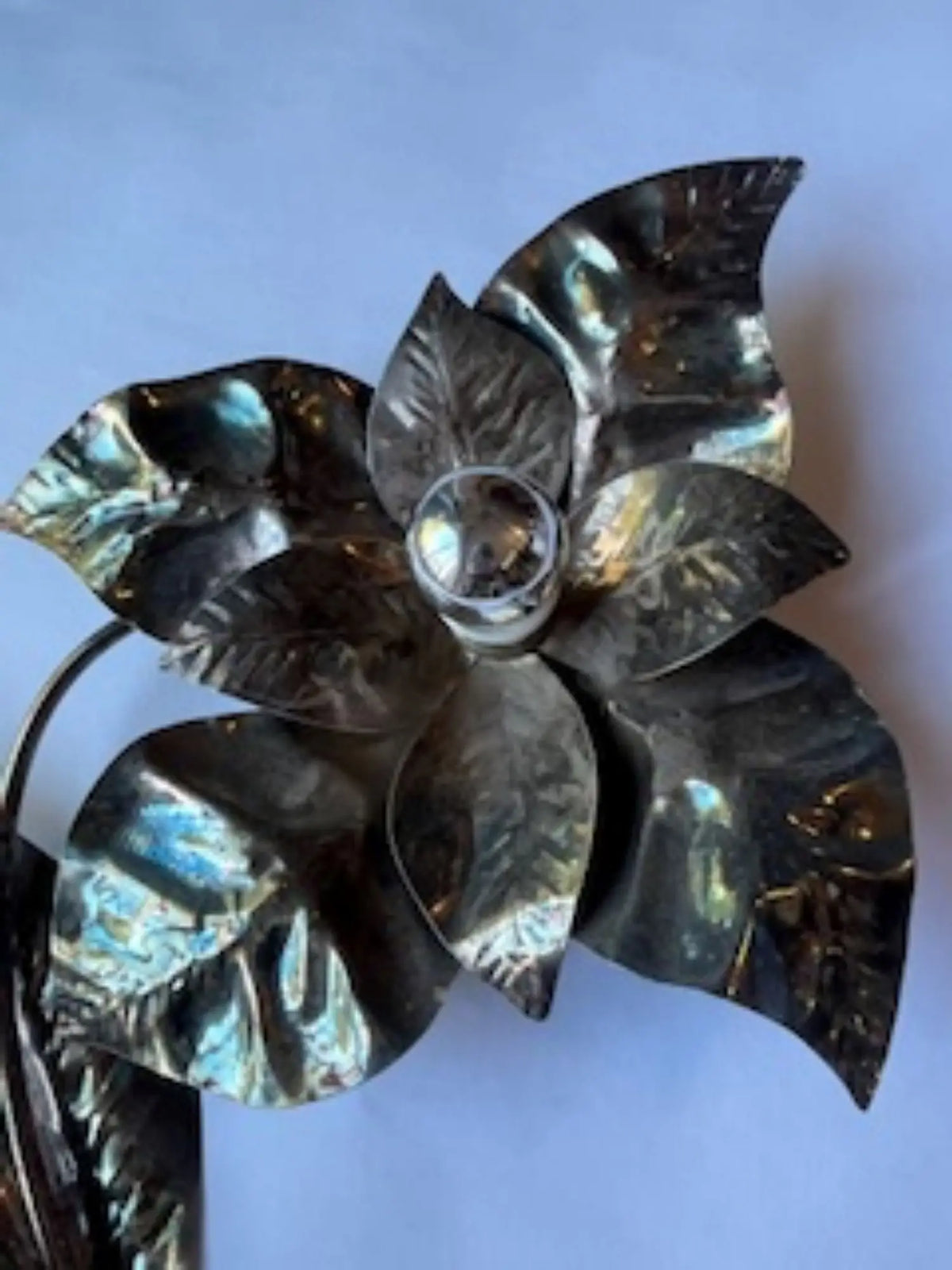 paire-appliques-murales-metal-argente-fleur-annees-1970-vintage-design-signee-detail-1