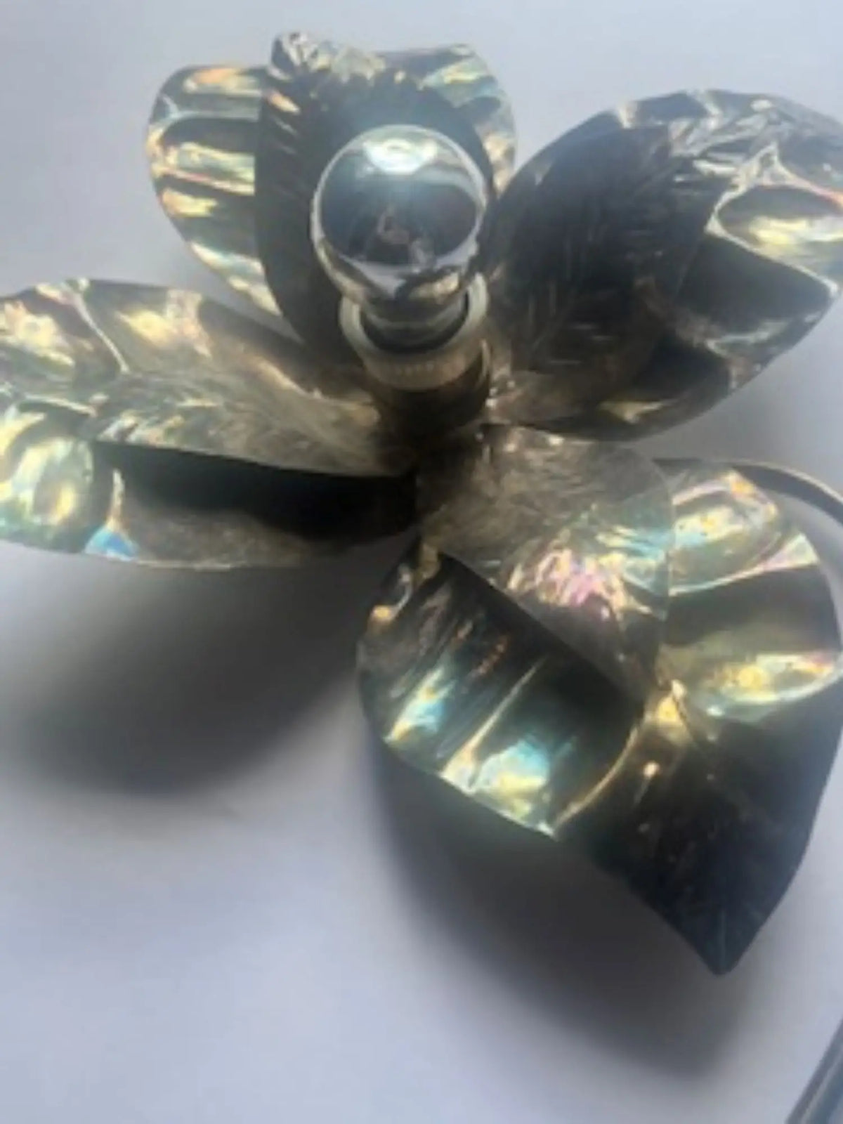 paire-appliques-murales-metal-argente-fleur-annees-1970-vintage-design-signee-detail-5