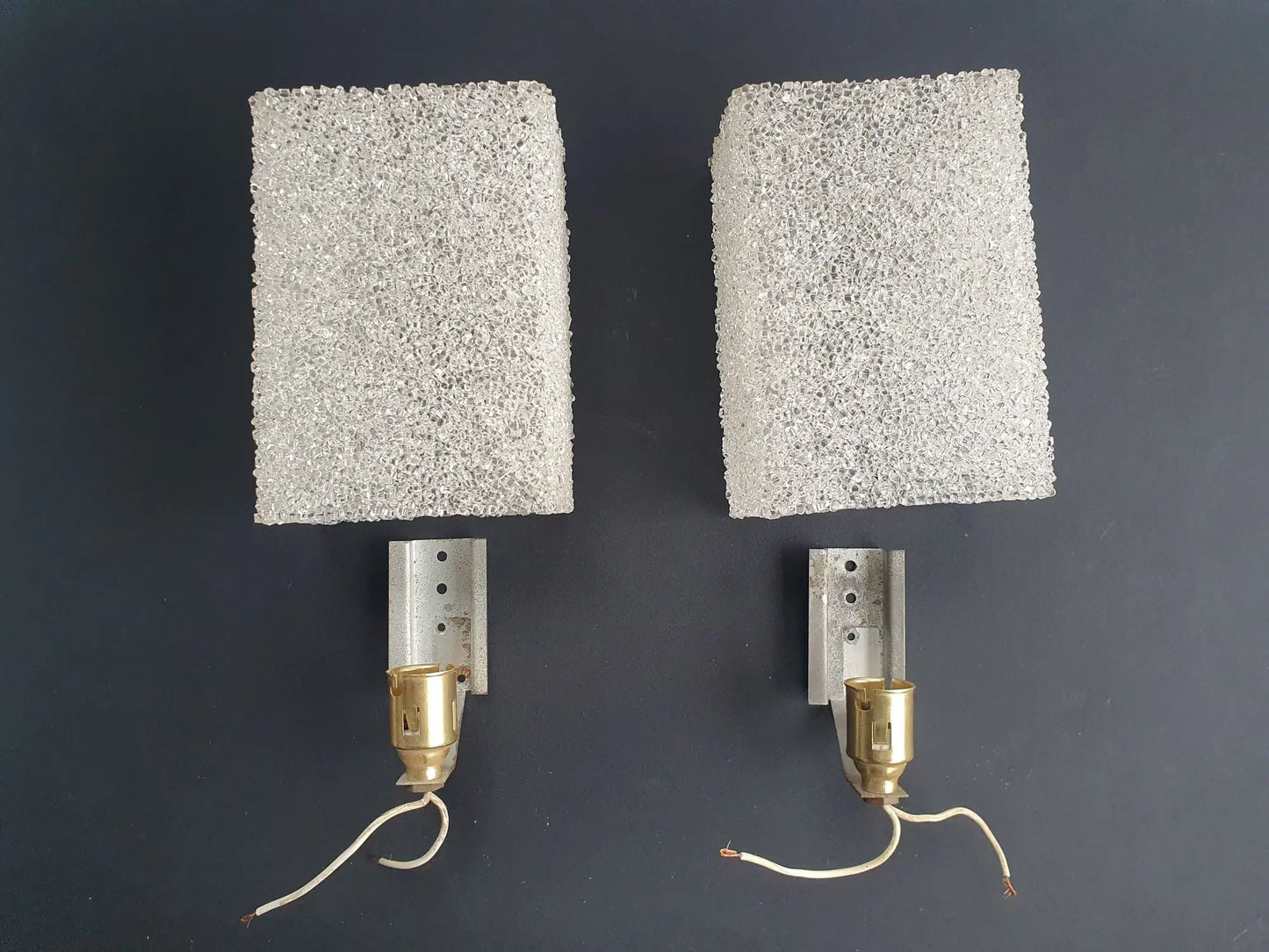 paire-appliques-murales-perspex-vintage-5