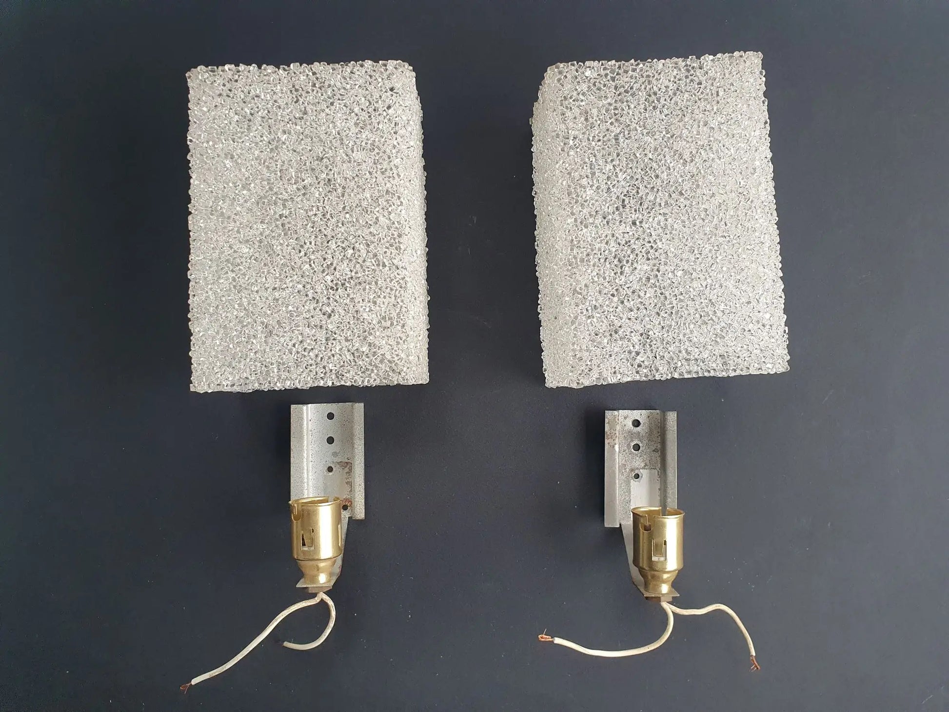 paire-appliques-murales-perspex-vintage-5