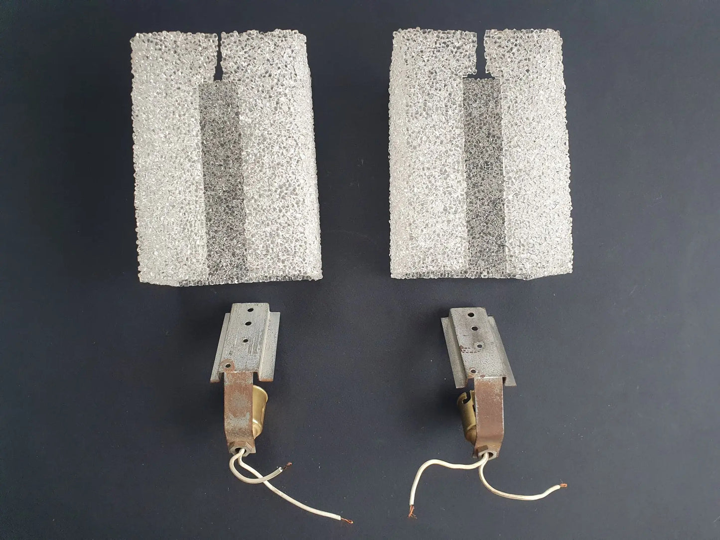 paire-appliques-murales-perspex-vintage-6