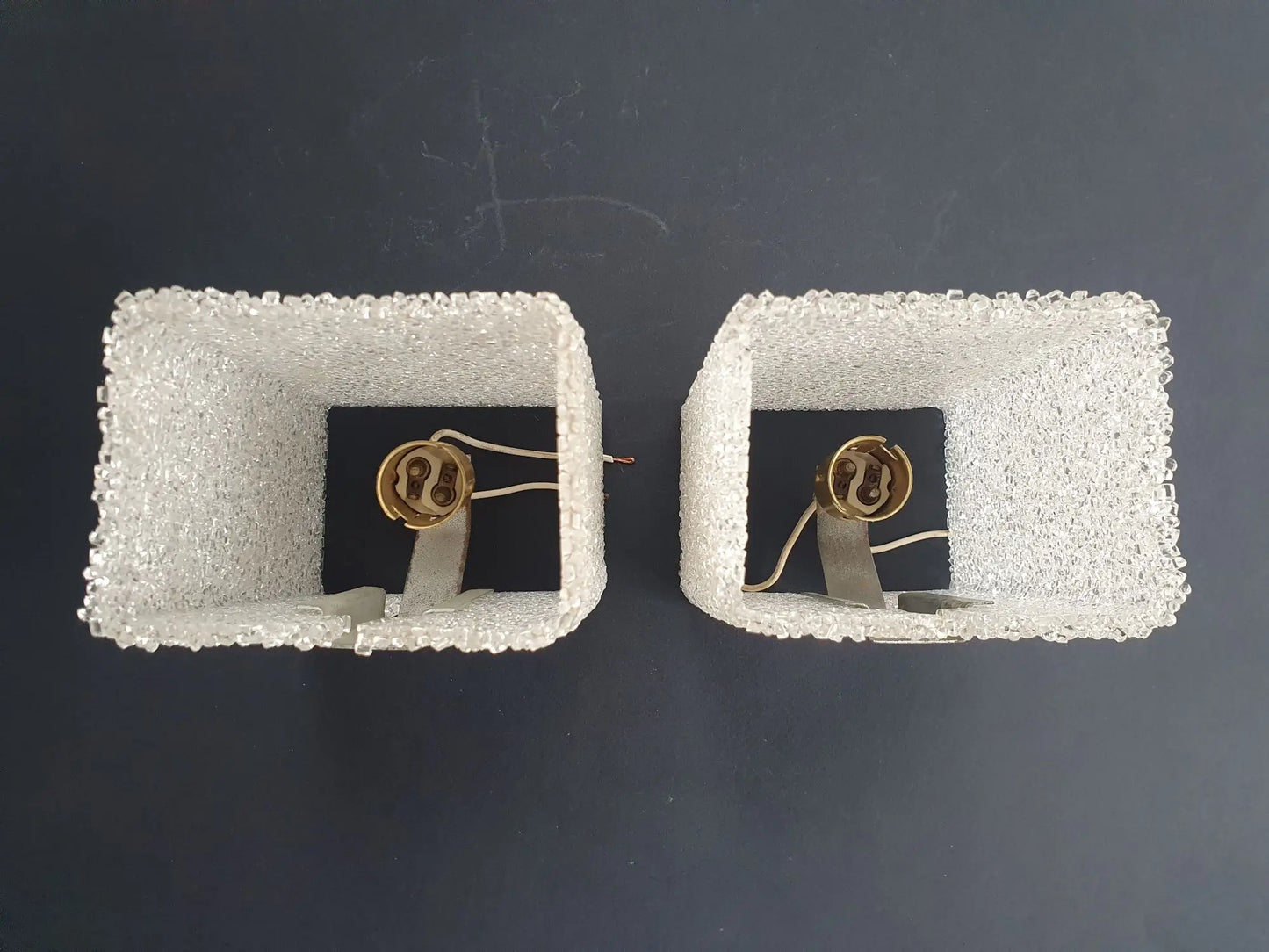 paire-appliques-murales-perspex-vintage-dessus