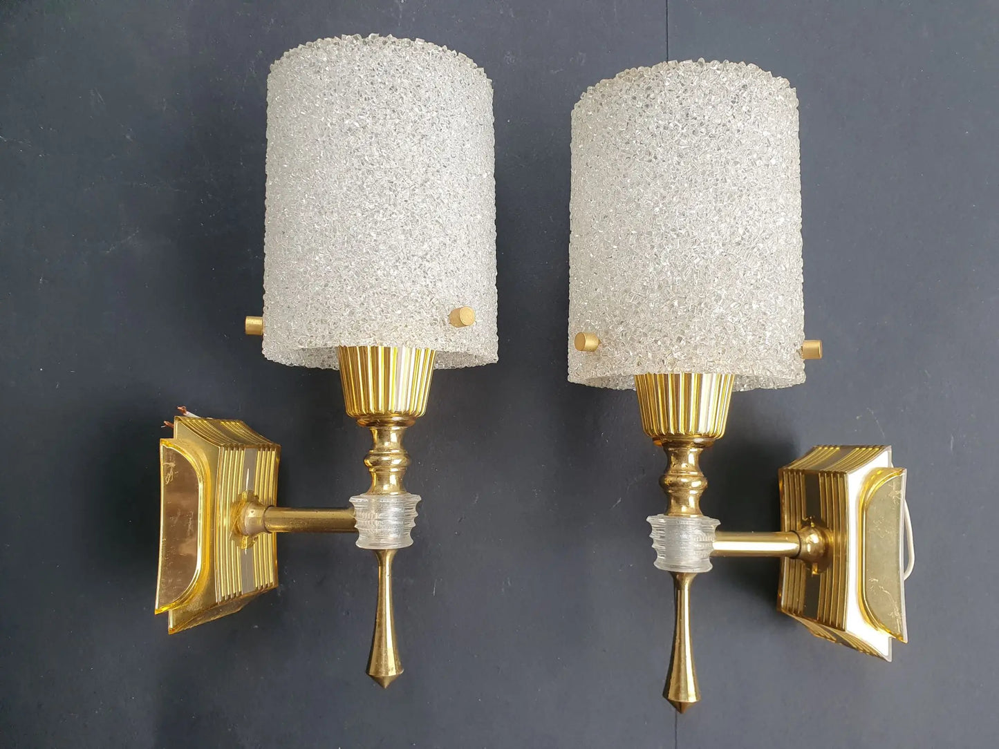 paire-appliques-murales-plastique-perspex-annees-70-vintage-cote-2