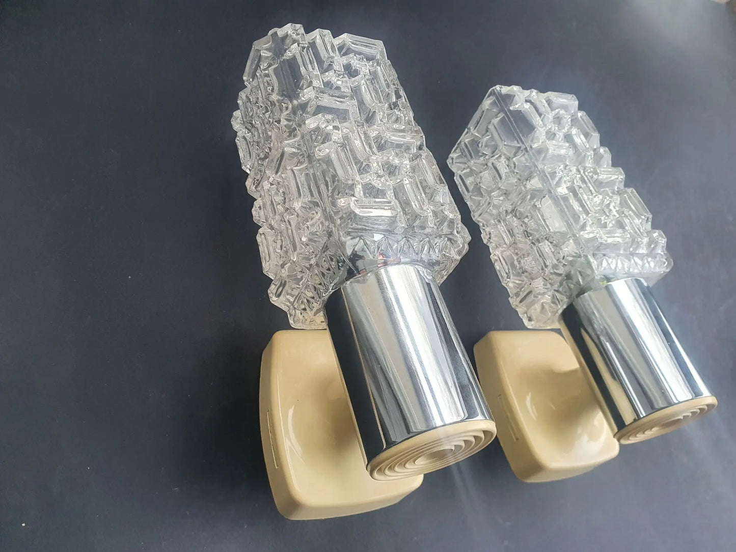 paire-appliques-murales-targetti-annees-70-italie-cole