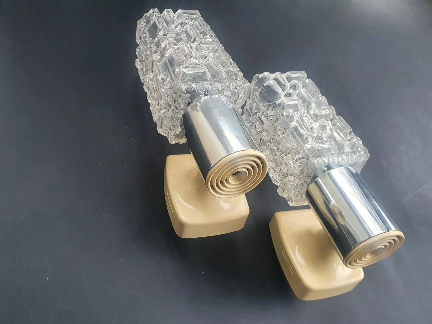 paire-appliques-murales-targetti-annees-70-italie-dessous-2